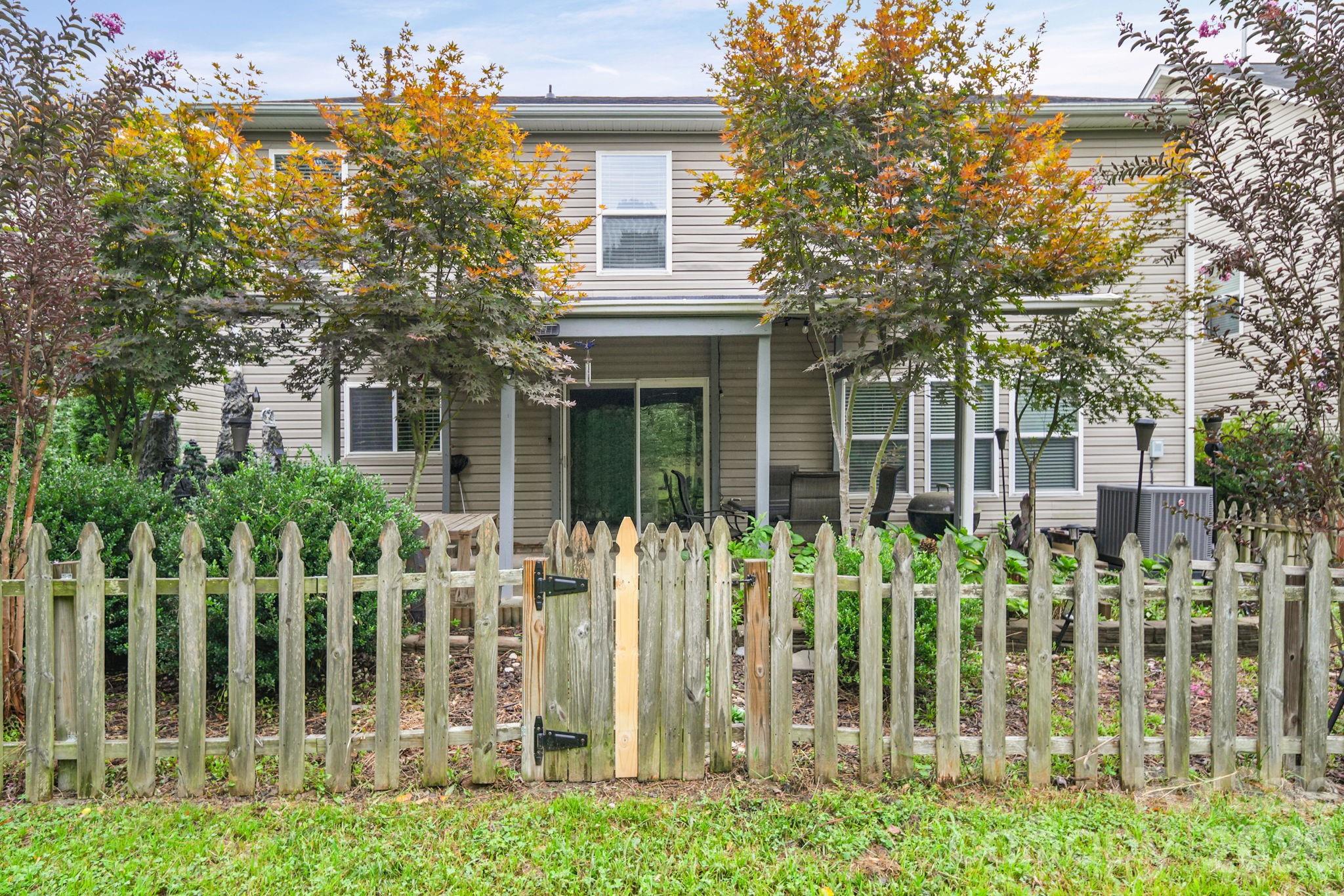 9220 Seamill Road — Charlotte