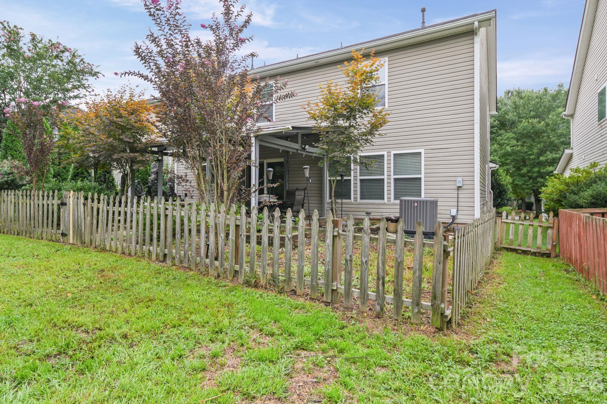 9220 Seamill Road — Charlotte