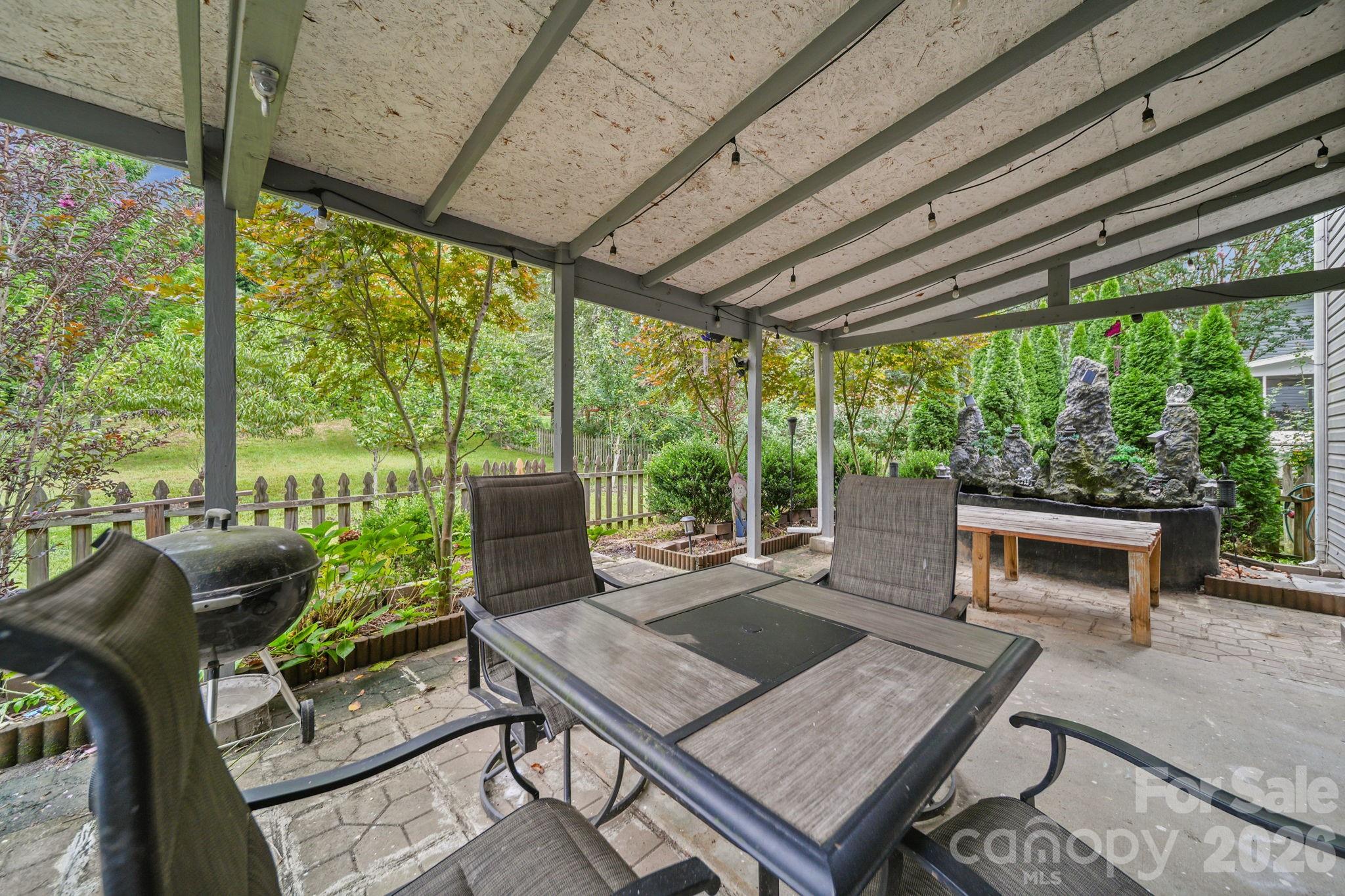 9220 Seamill Road — Charlotte