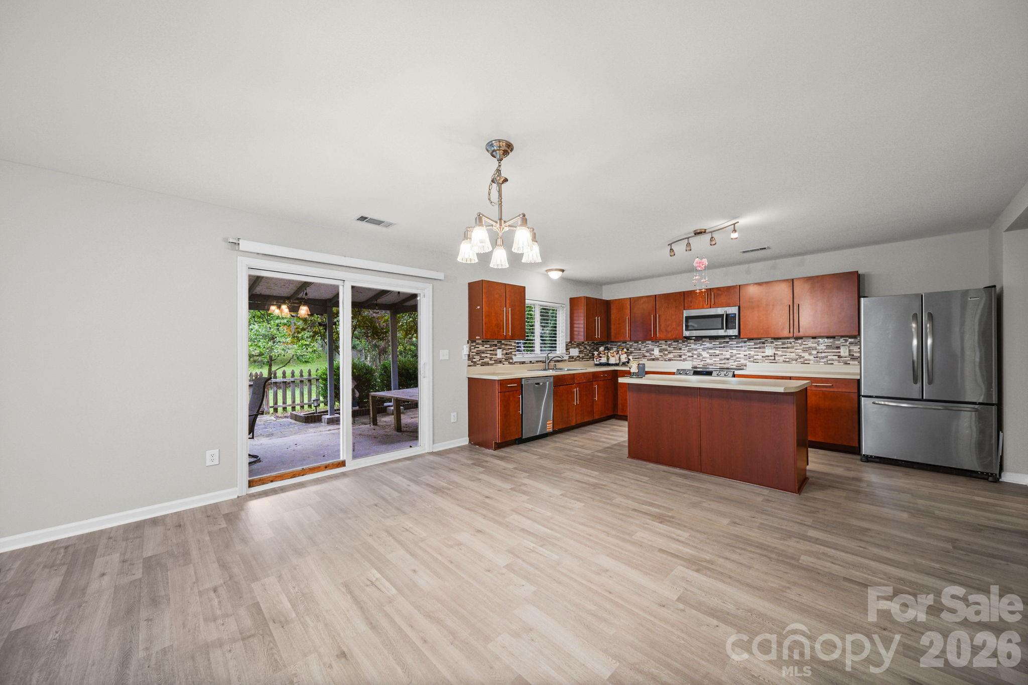 9220 Seamill Road — Charlotte