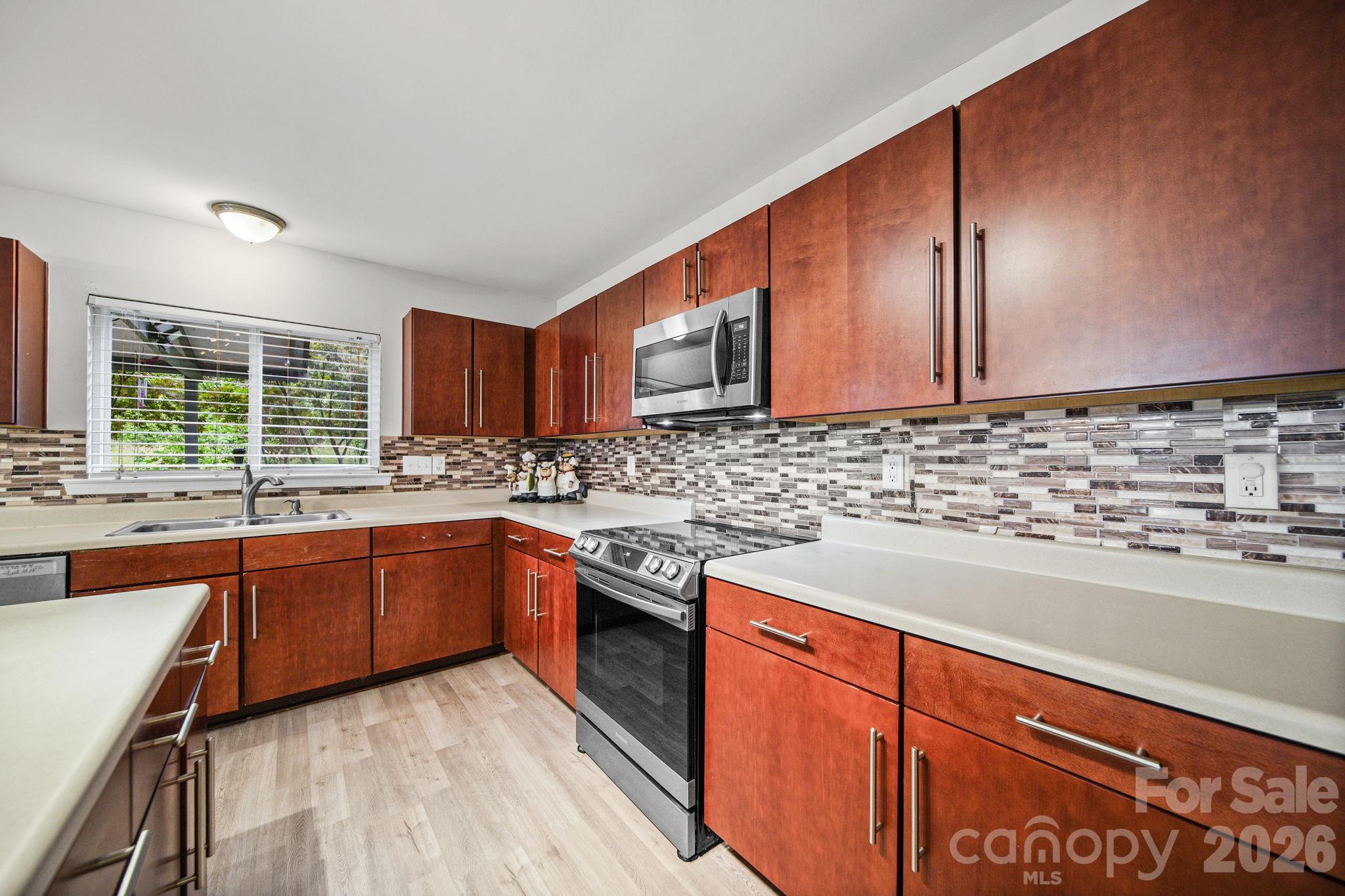 9220 Seamill Road — Charlotte