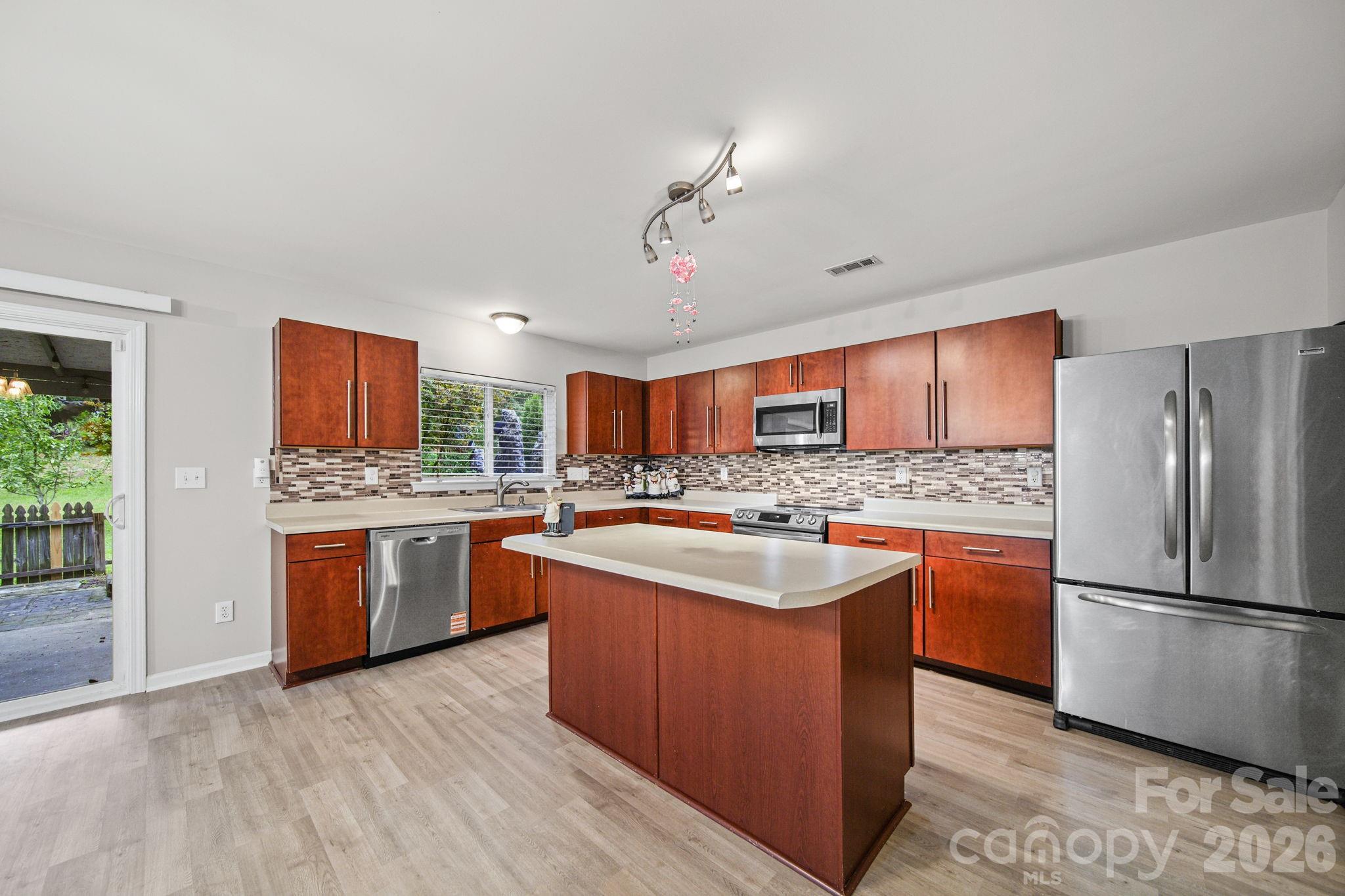 9220 Seamill Road — Charlotte