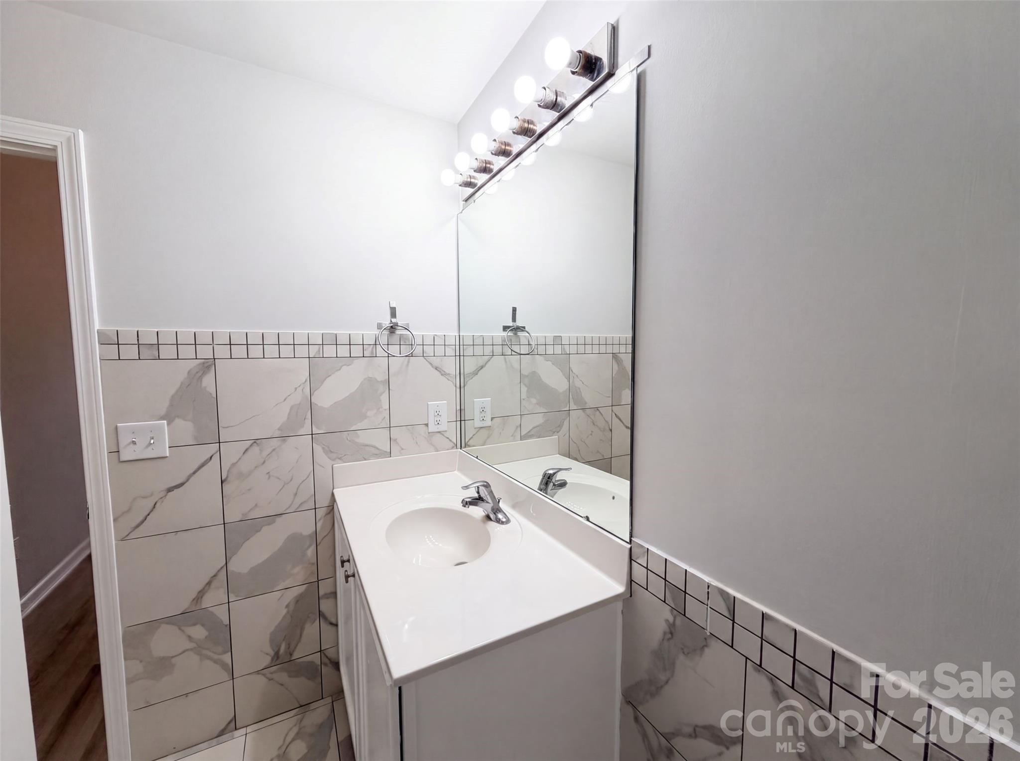 7329 Hidden Creek Drive — Charlotte