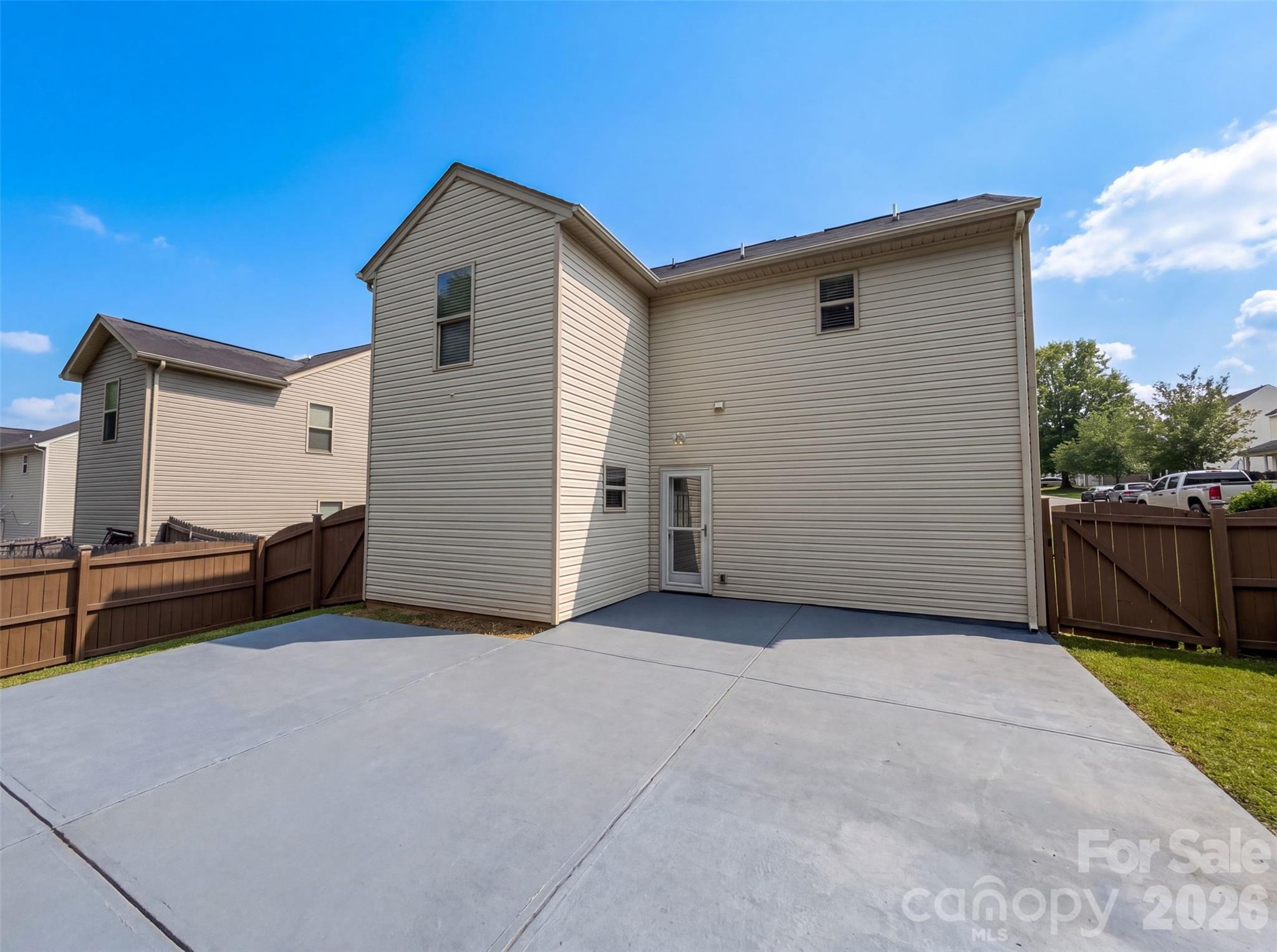 7329 Hidden Creek Drive — Charlotte