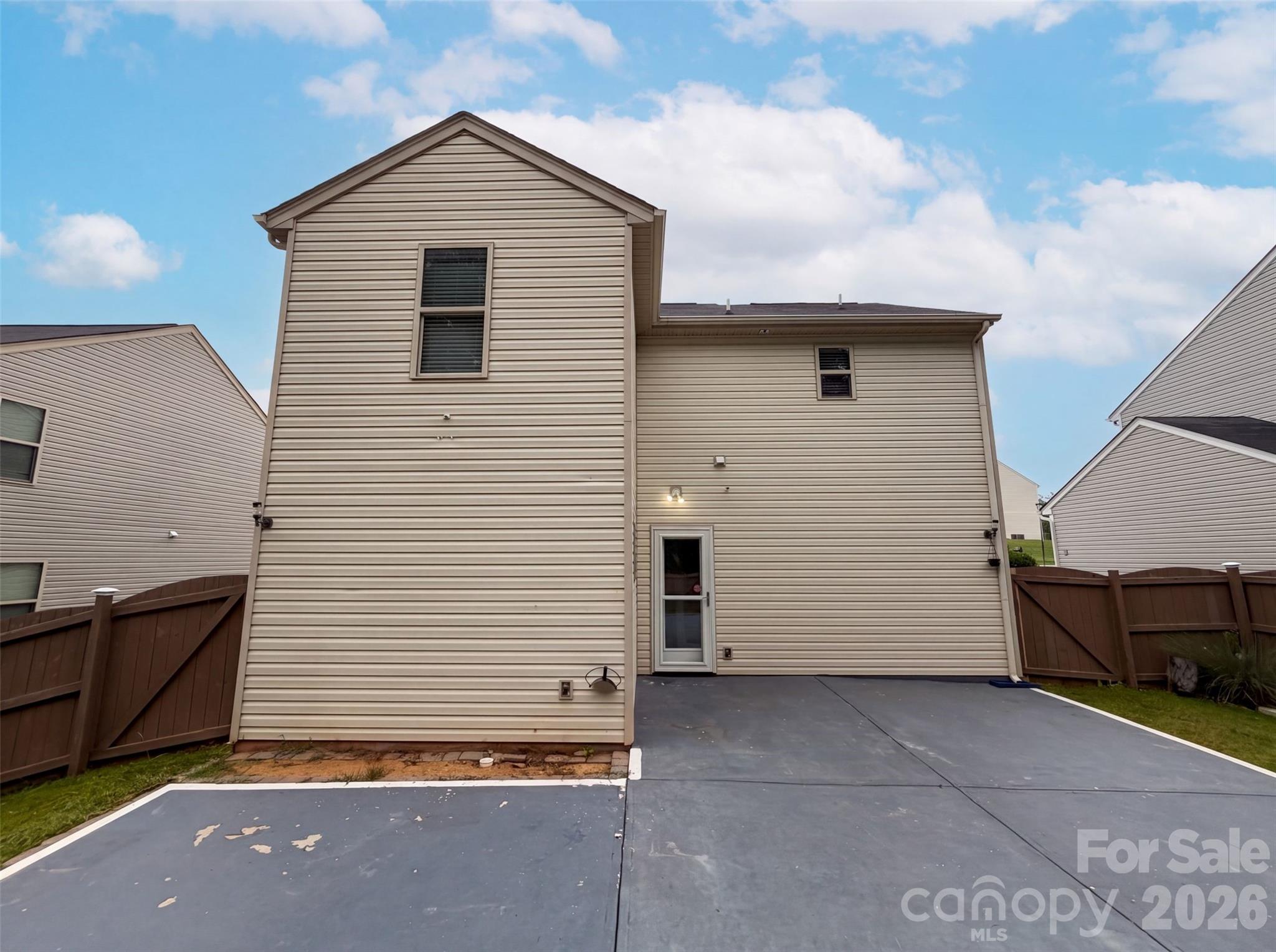 7329 Hidden Creek Drive — Charlotte
