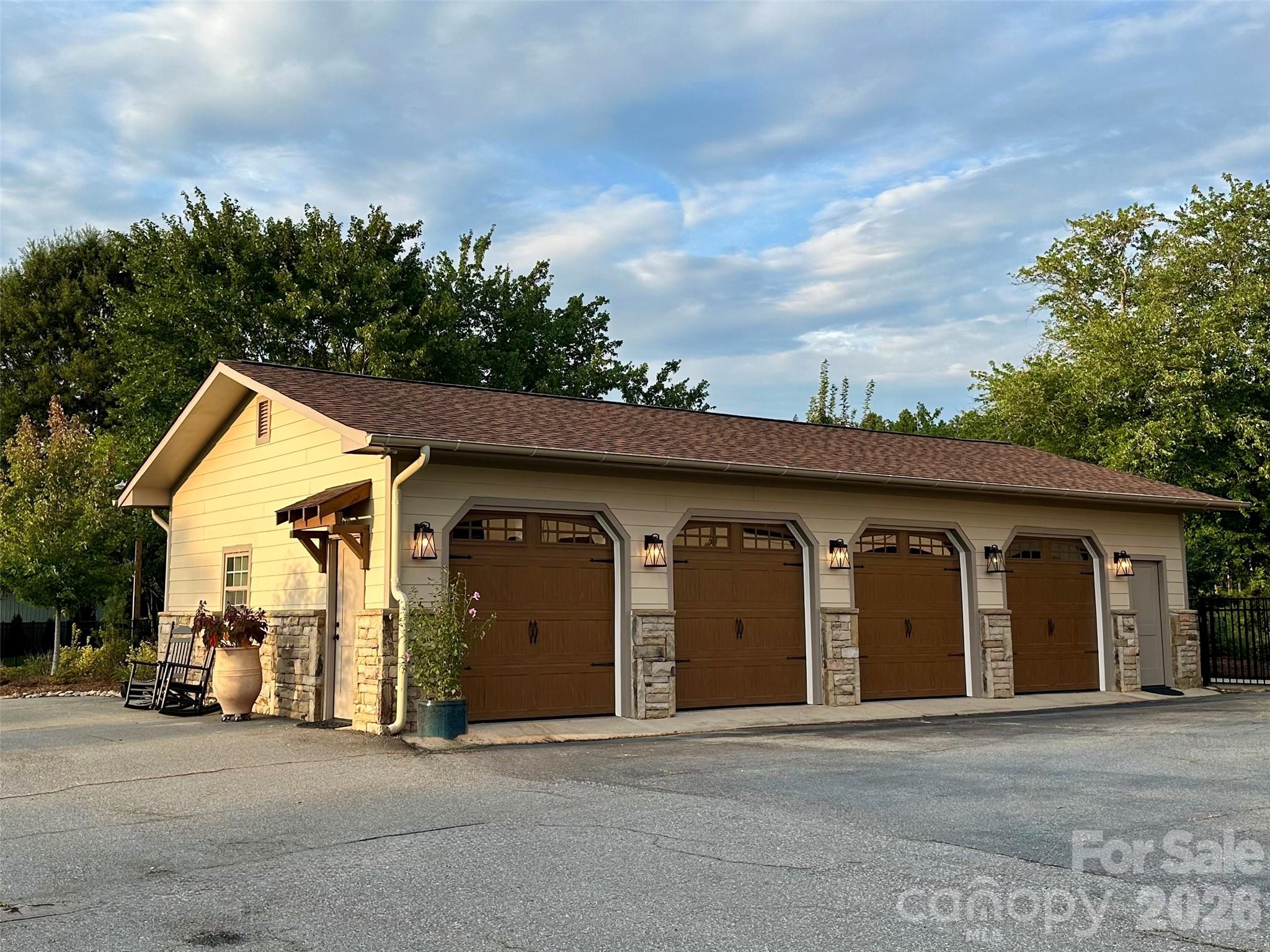10400 Old Beatty Ford Road — Rockwell