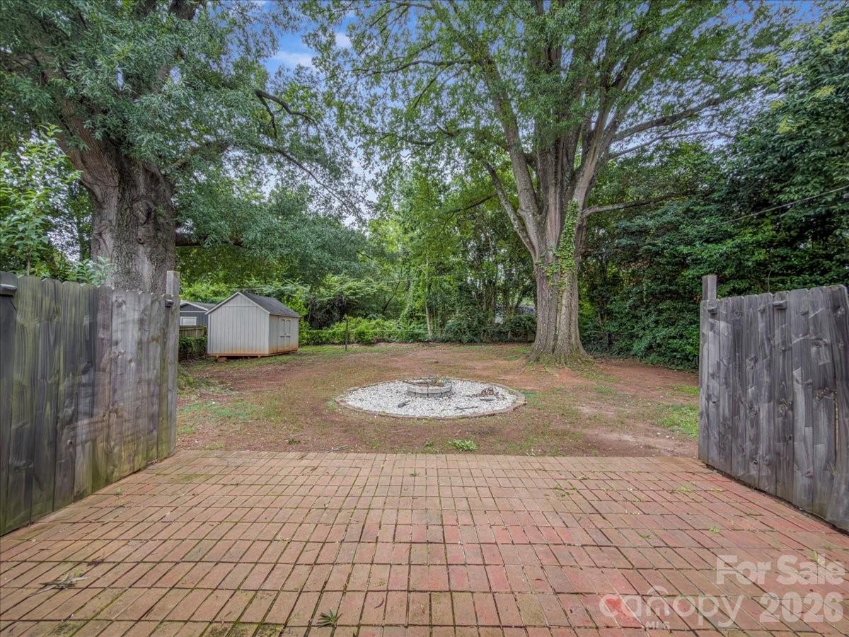 1926 Tyvola Road — Charlotte