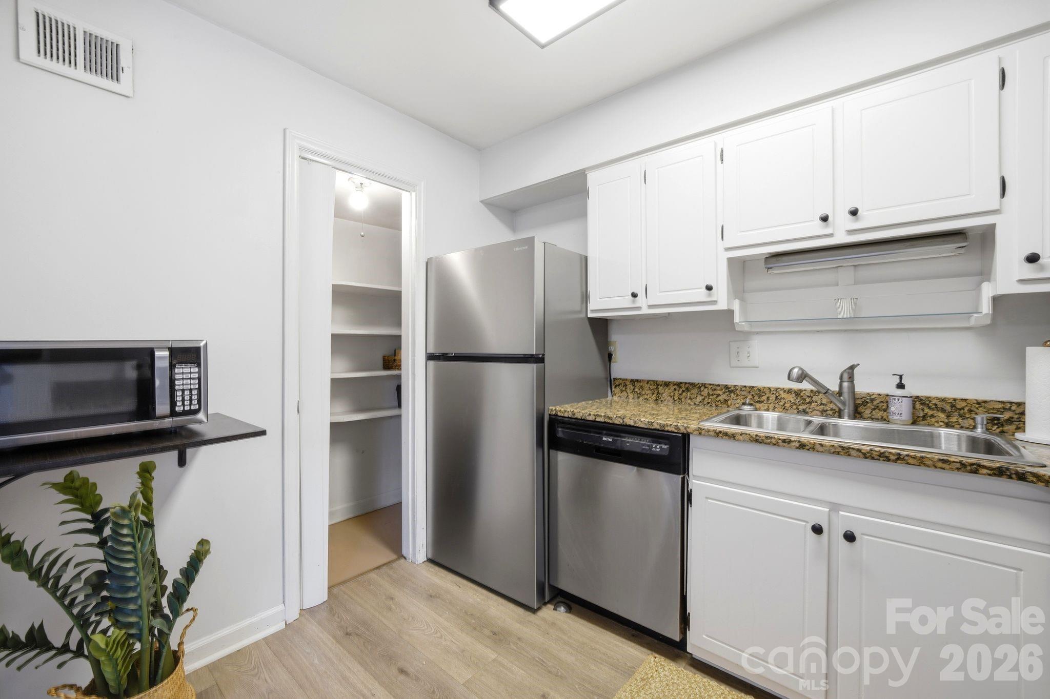 3720 Park Road #J — Charlotte