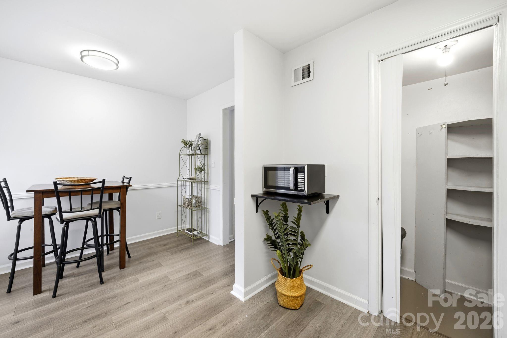 3720 Park Road #J — Charlotte