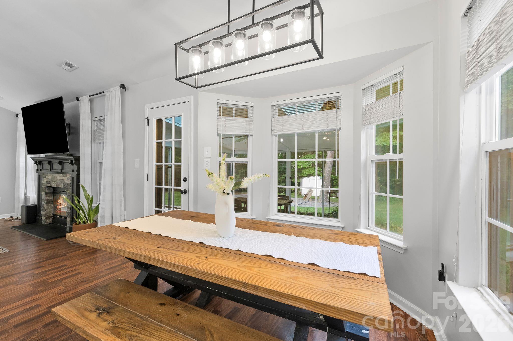 4002 Canbury Court — Charlotte