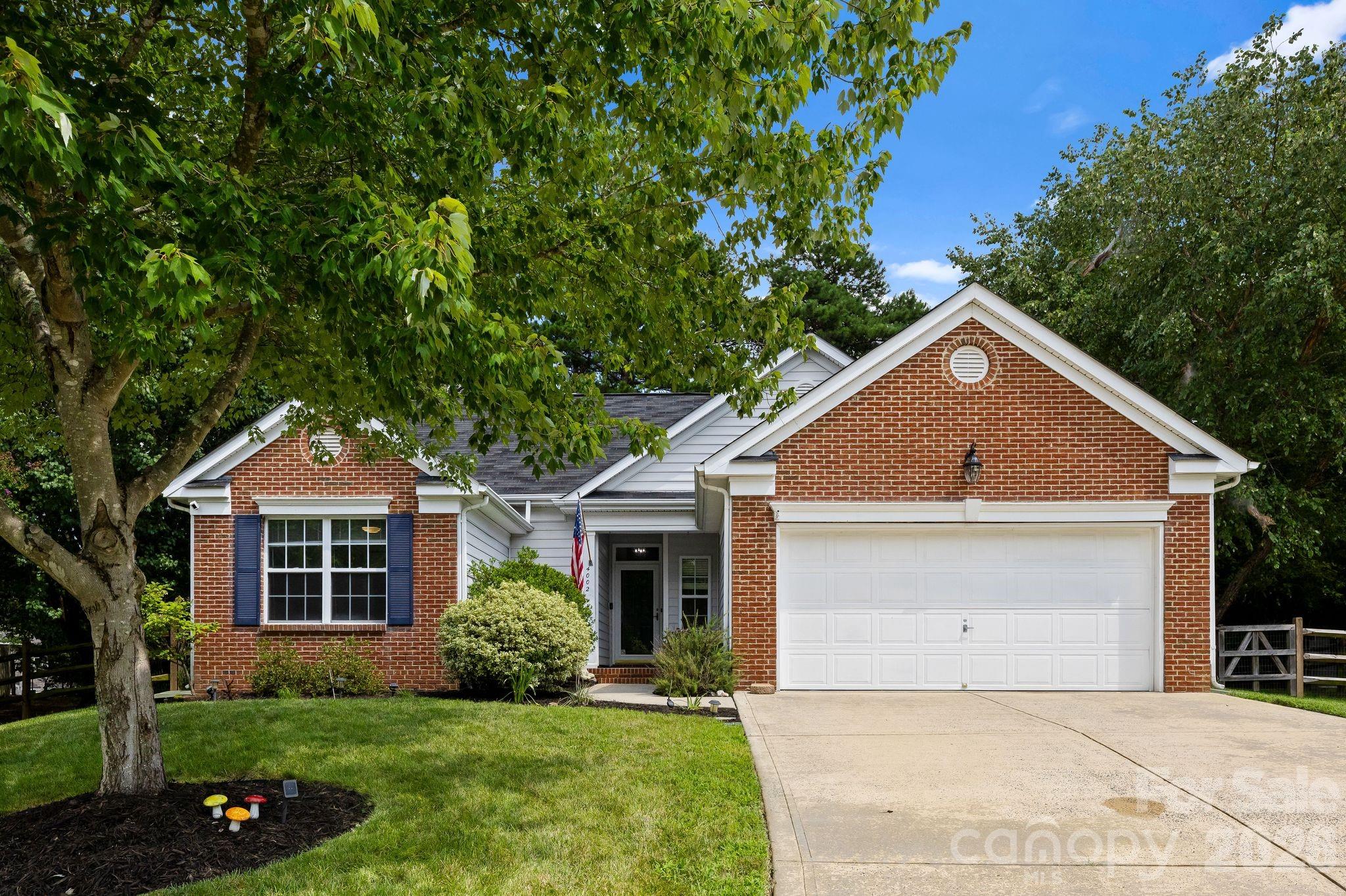 4002 Canbury Court — Charlotte