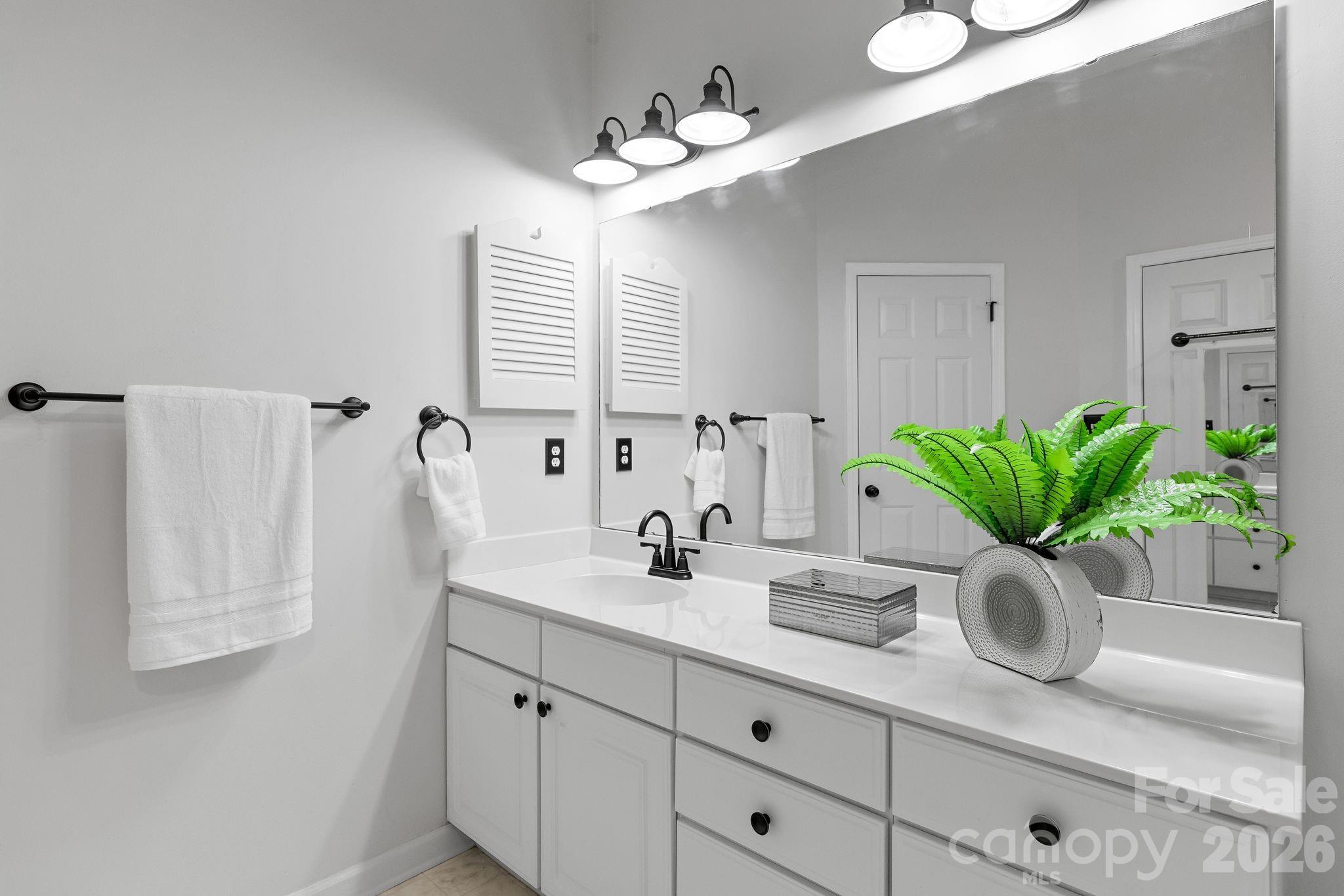 4002 Canbury Court — Charlotte