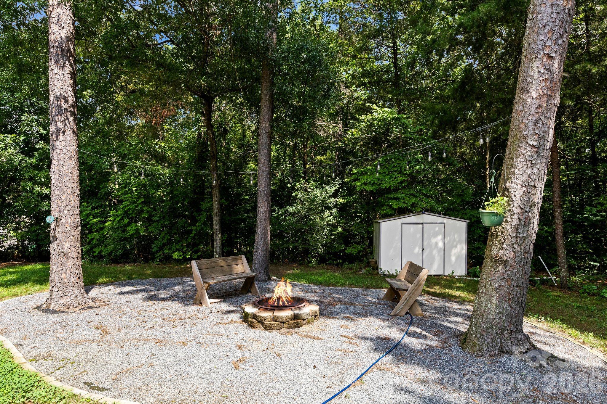 4002 Canbury Court — Charlotte