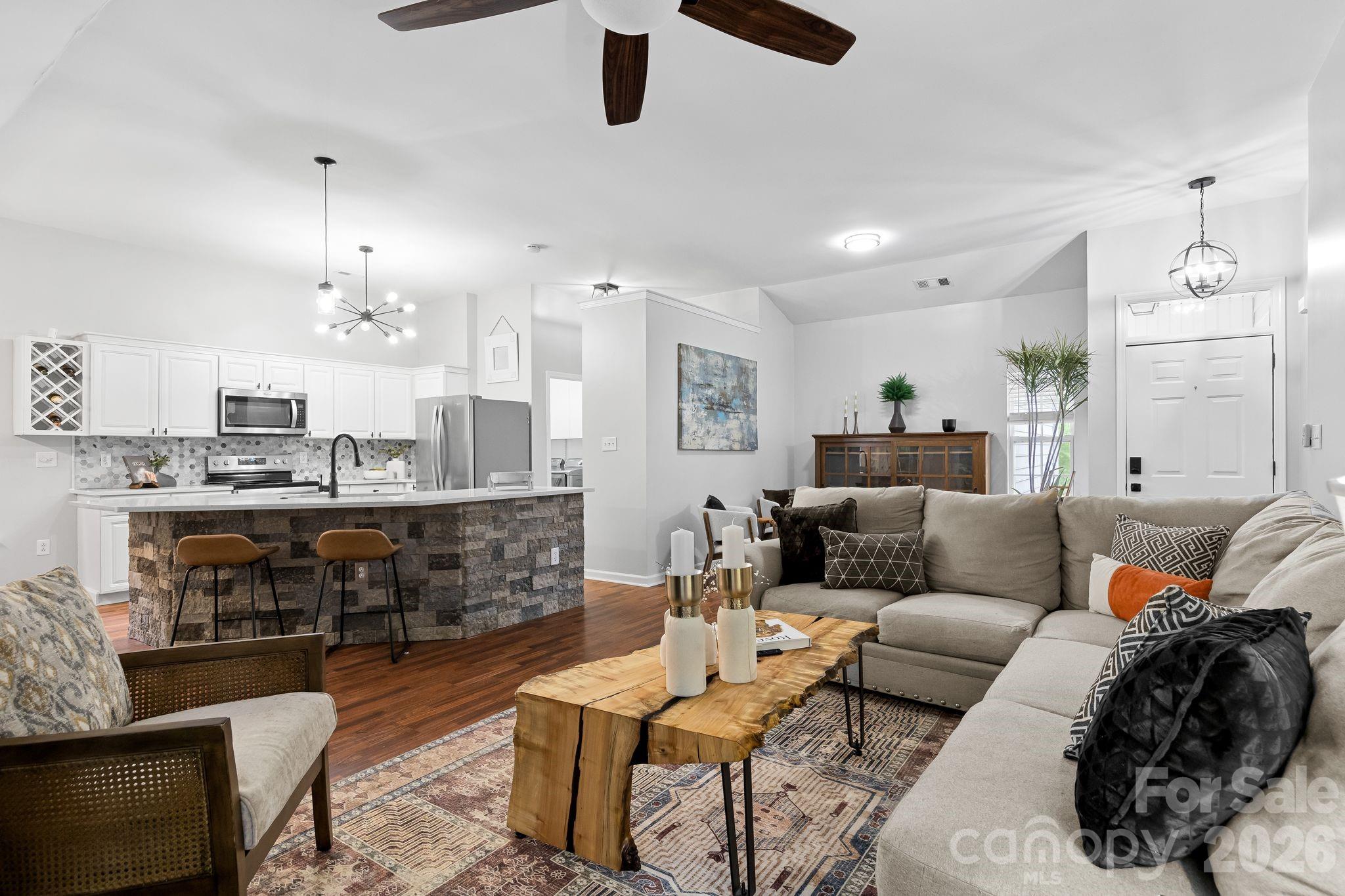 4002 Canbury Court — Charlotte