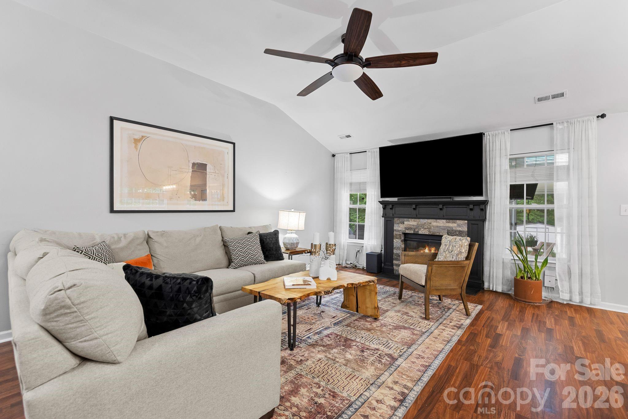 4002 Canbury Court — Charlotte