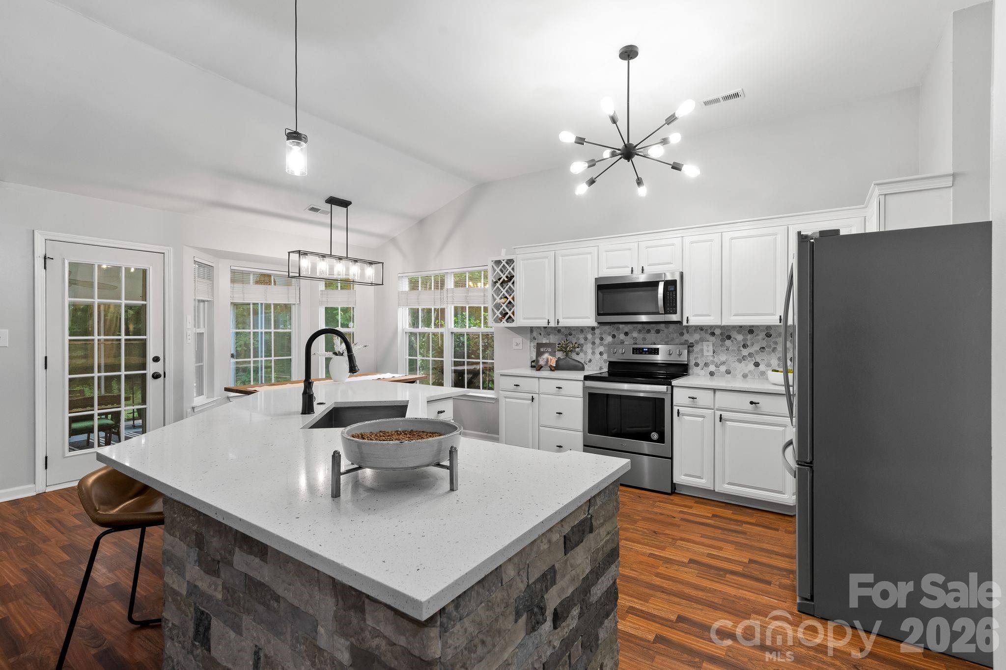 4002 Canbury Court — Charlotte
