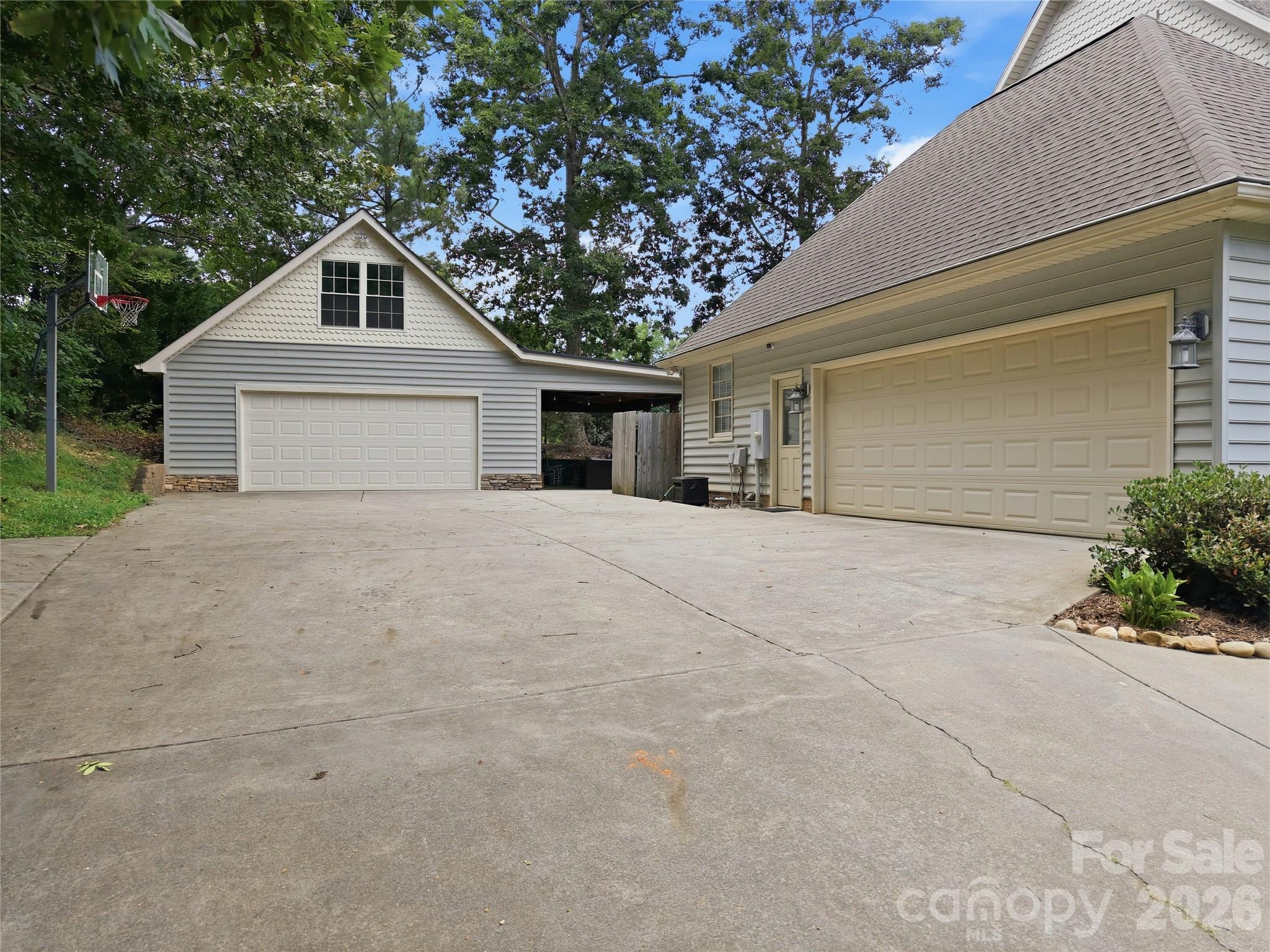 132 Chippewa Trail — China Grove