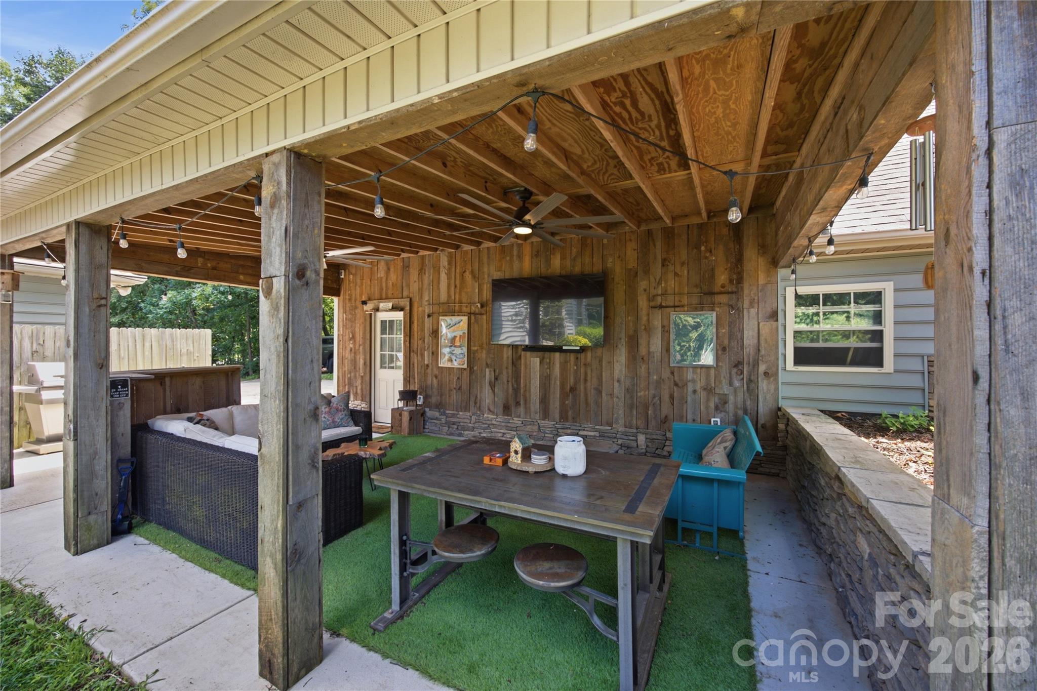 132 Chippewa Trail — China Grove