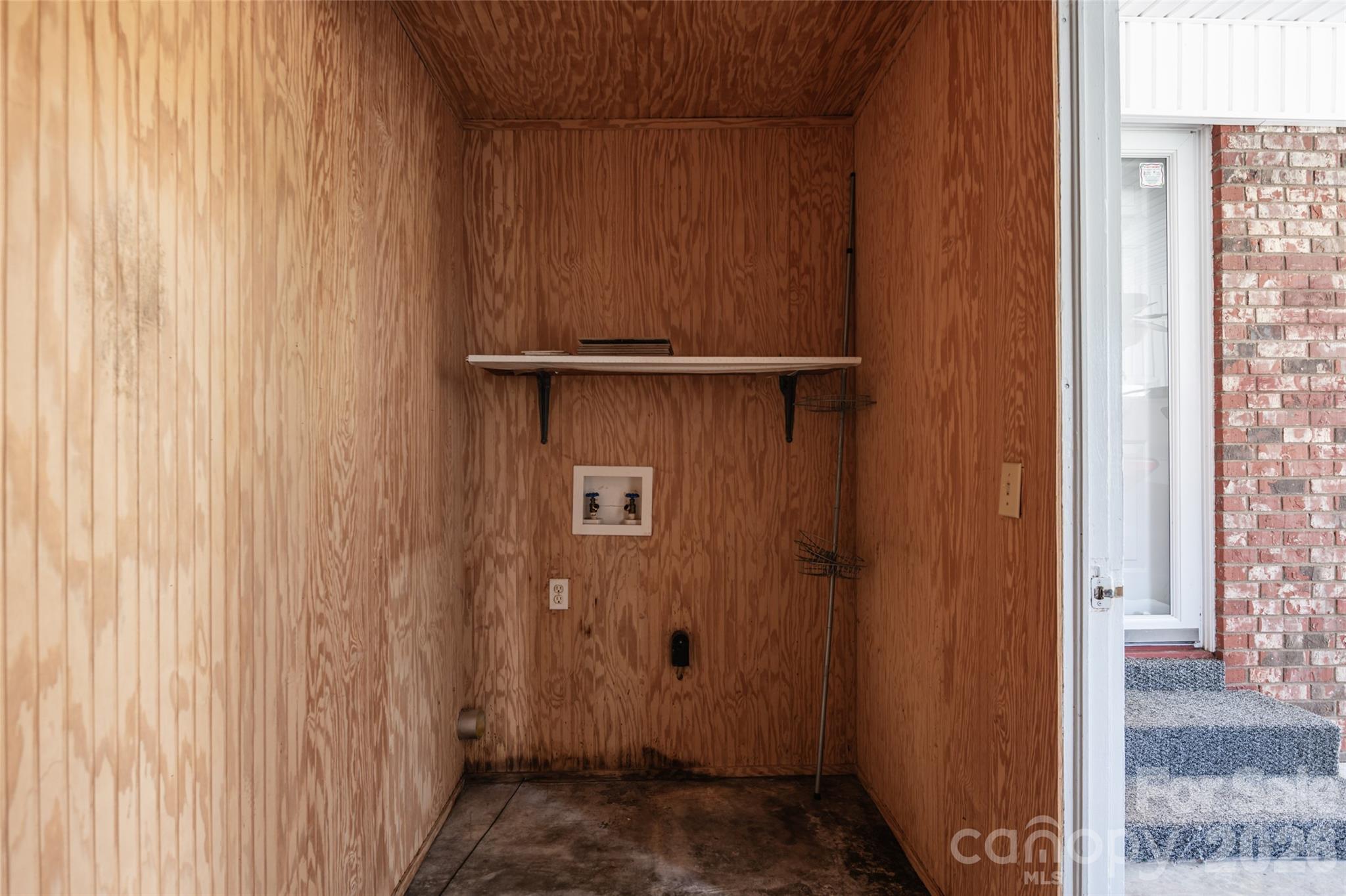 5426 Oakcrest Road — Sumter