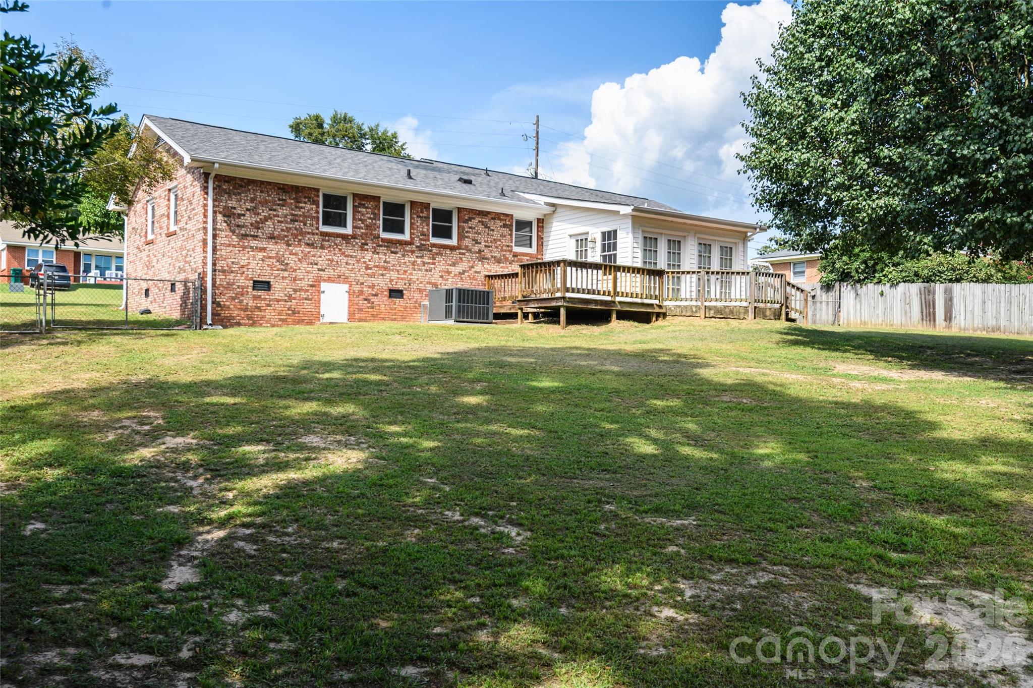 5426 Oakcrest Road — Sumter