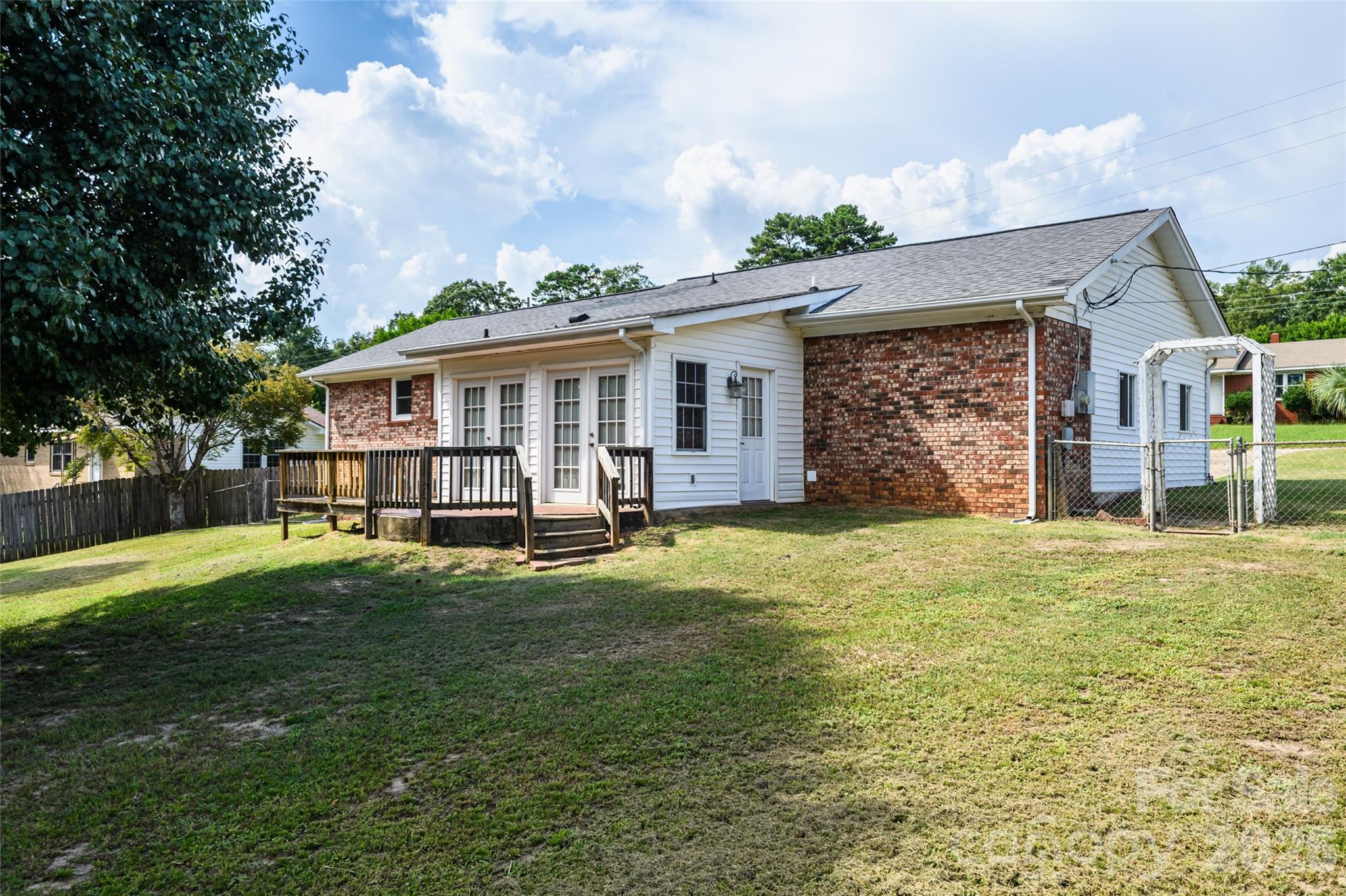 5426 Oakcrest Road — Sumter