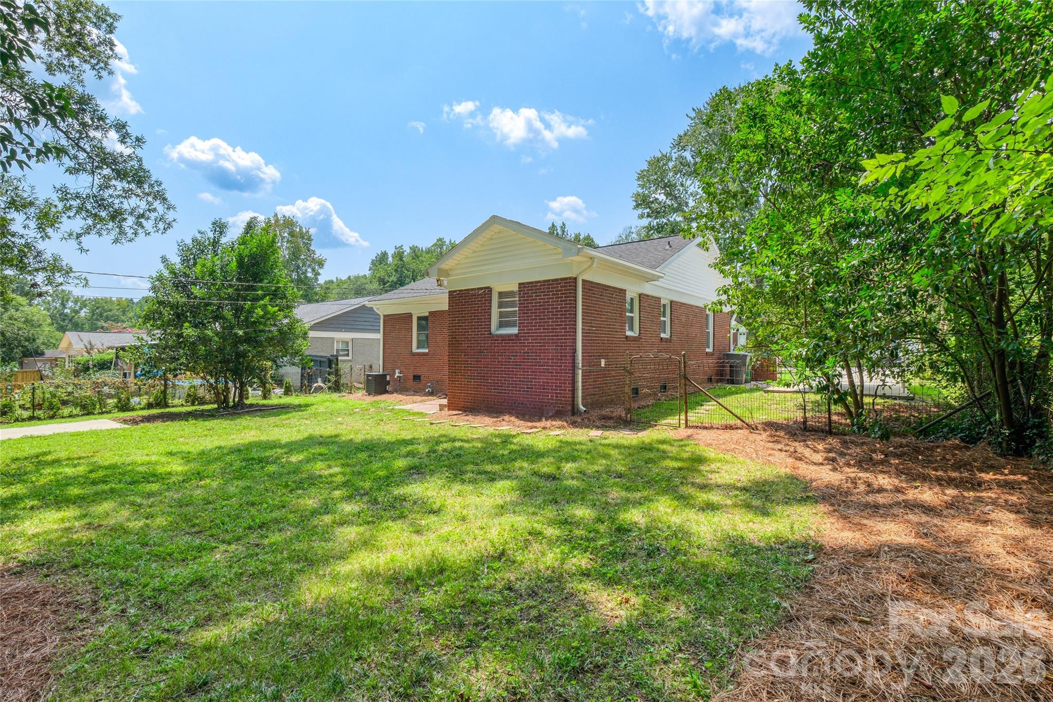 1062 Dresden Drive W — Charlotte