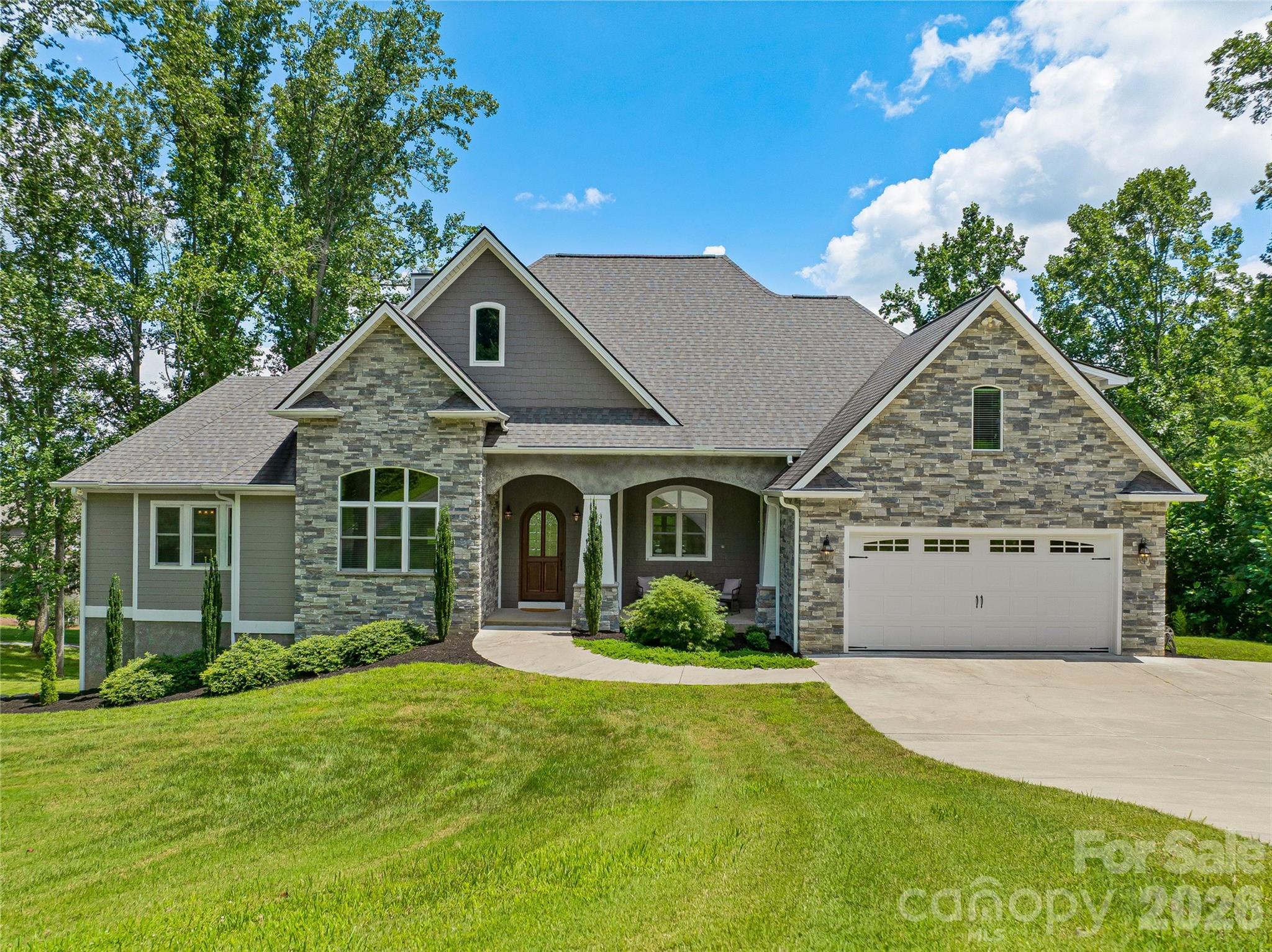 143 Gracie Lane — Mills River