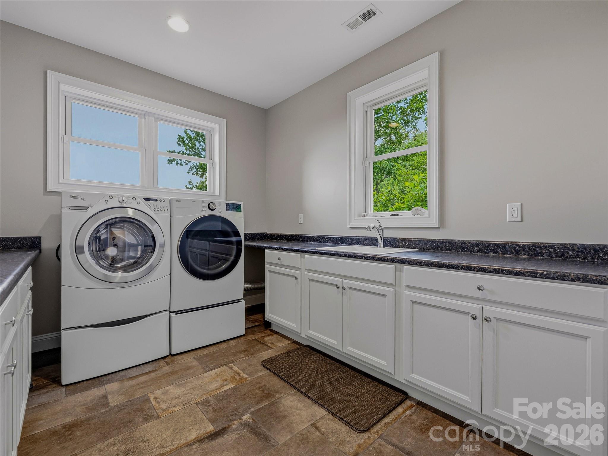 143 Gracie Lane — Mills River