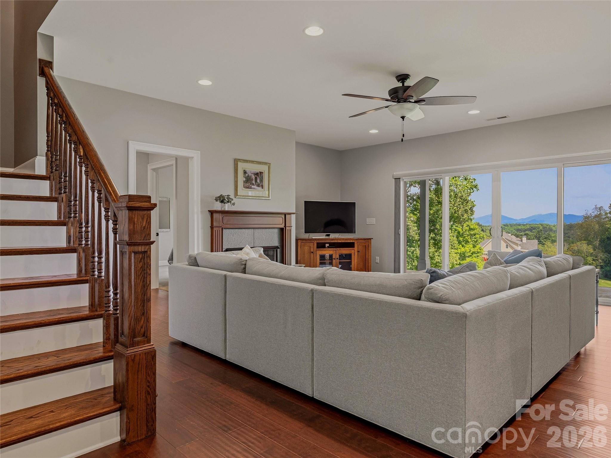 143 Gracie Lane — Mills River