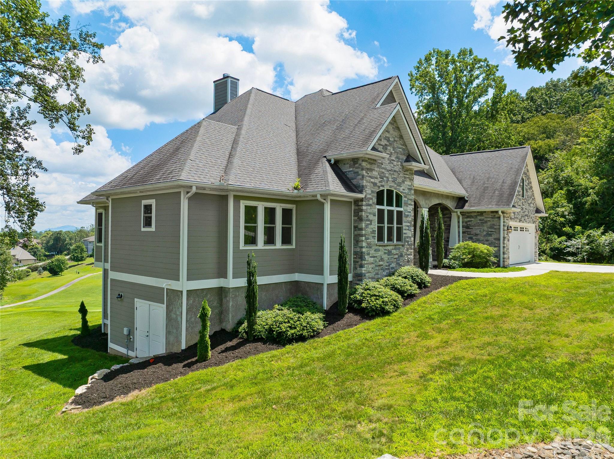 143 Gracie Lane — Mills River