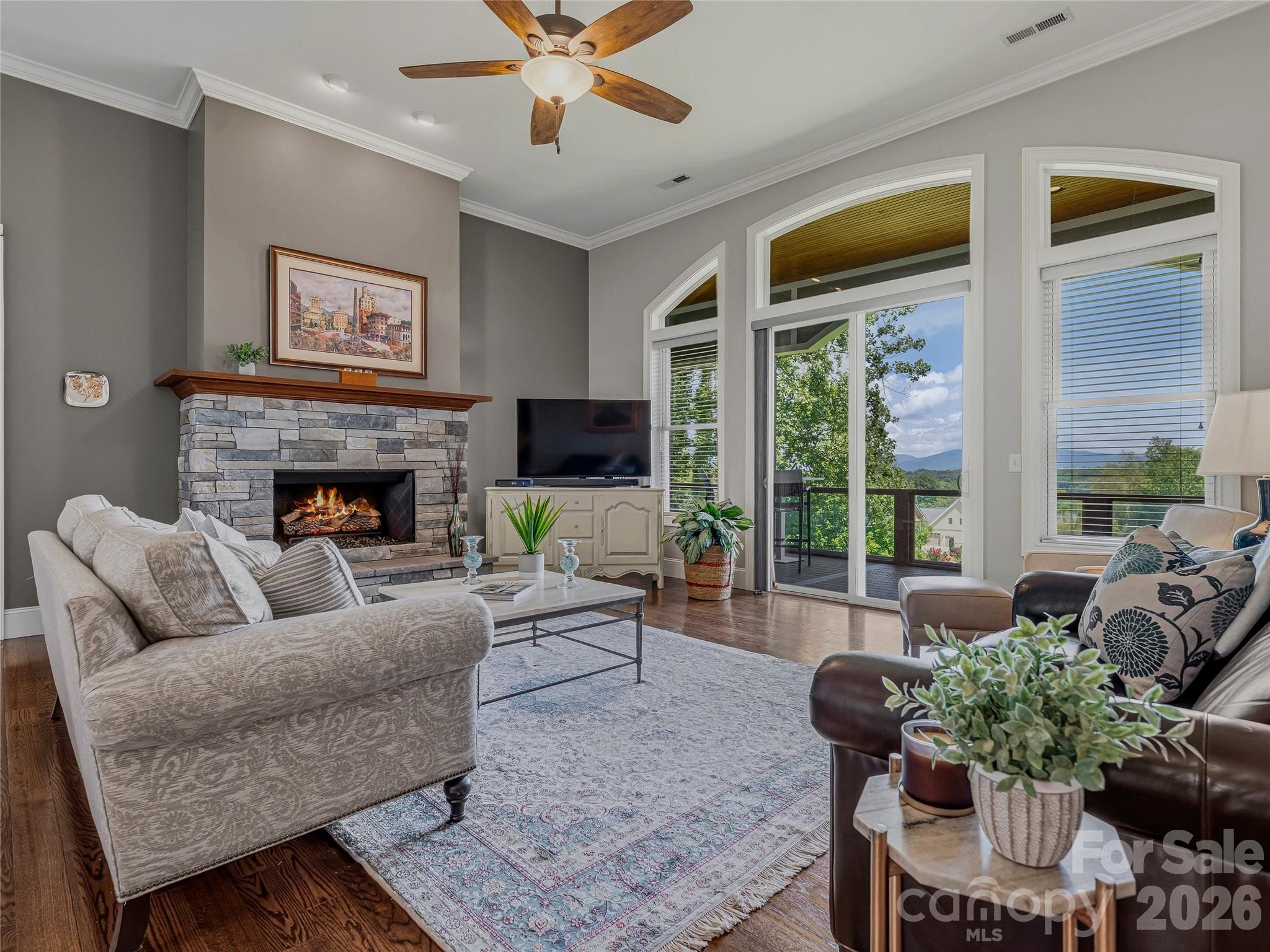 143 Gracie Lane — Mills River