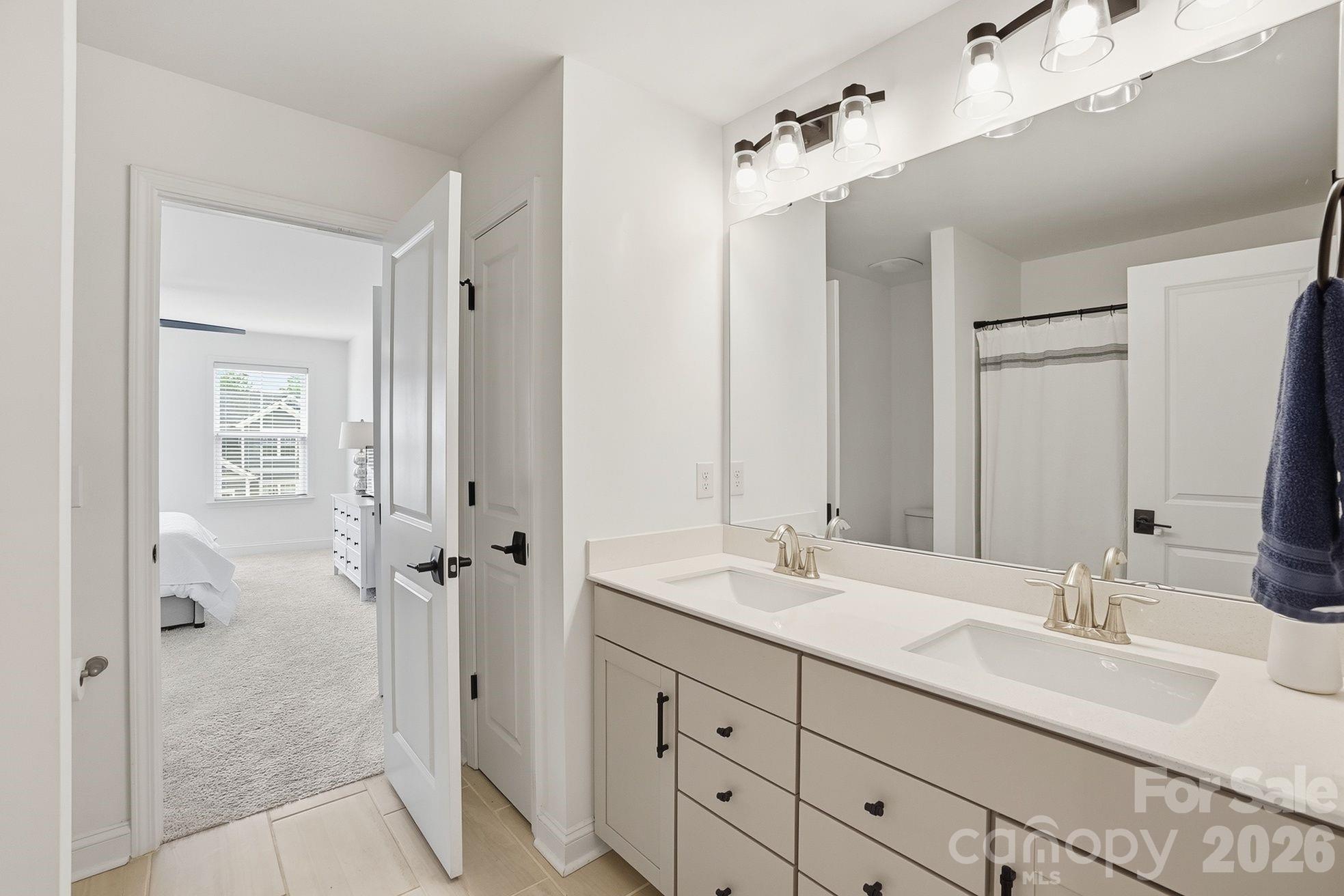 11016 Larkslea Lane — Charlotte