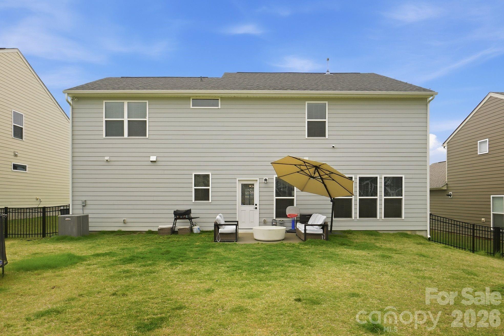 11016 Larkslea Lane — Charlotte