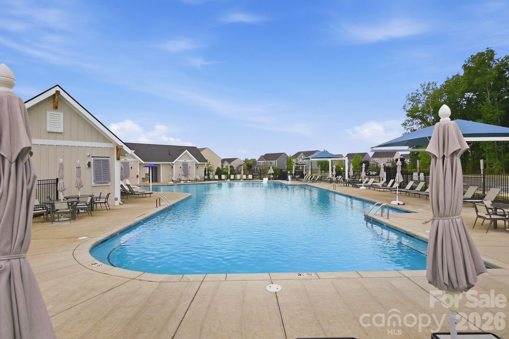 11016 Larkslea Lane — Charlotte