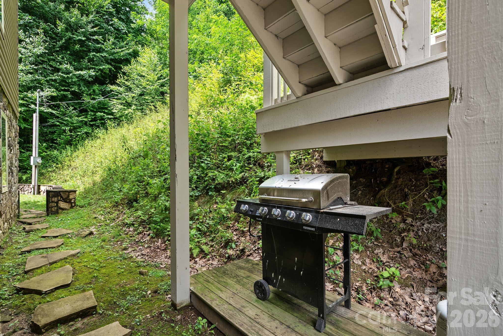 100 Moonshineholler Drive — Maggie Valley