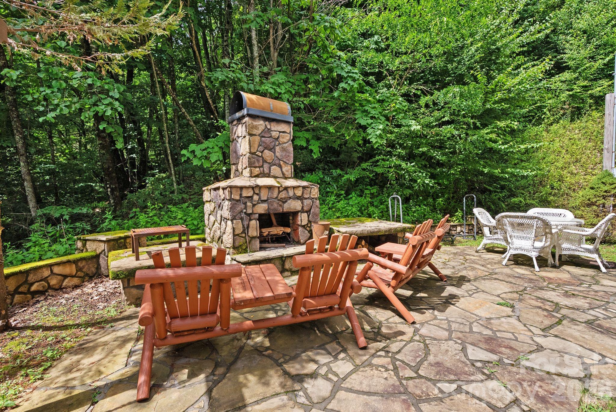 100 Moonshineholler Drive — Maggie Valley