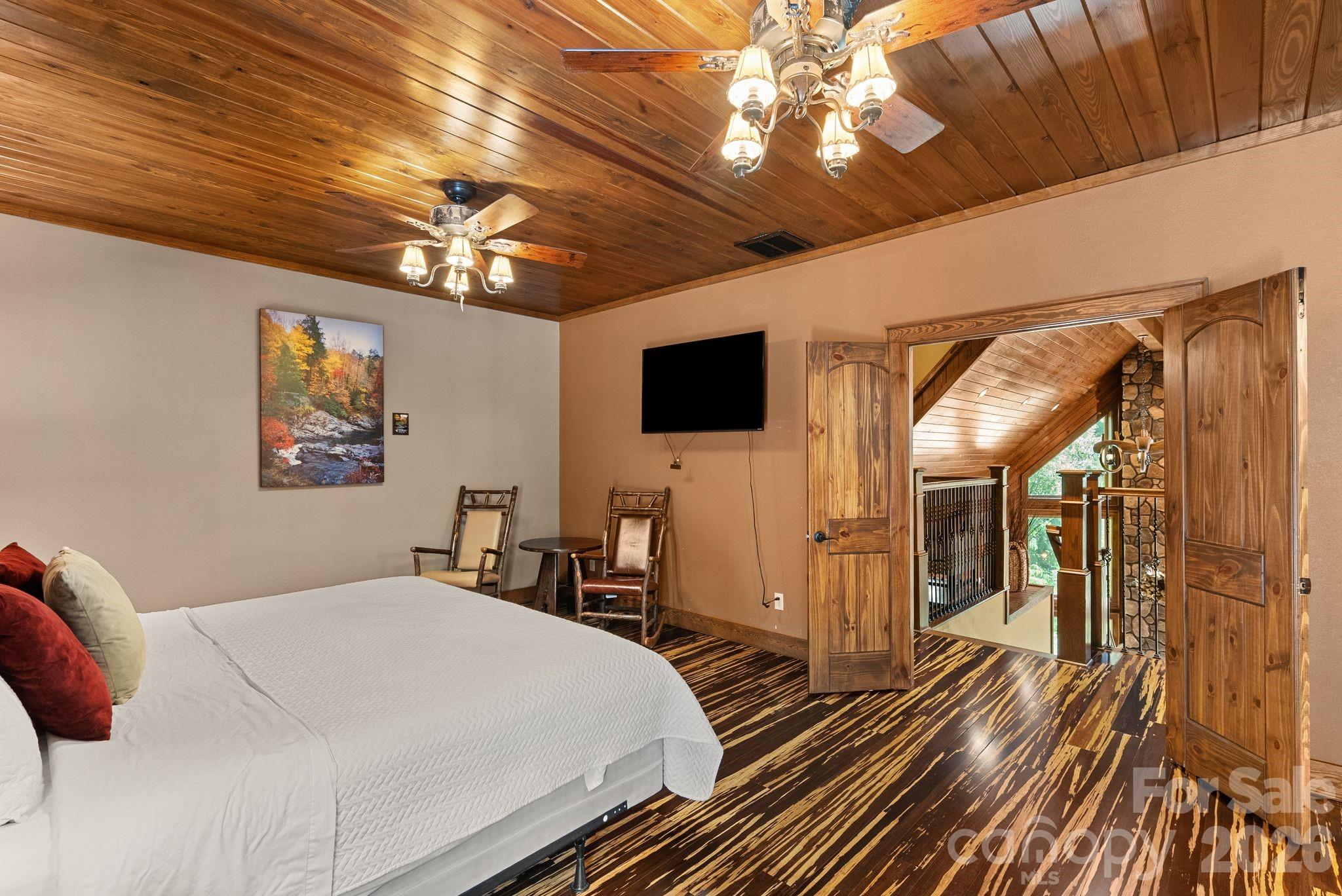 100 Moonshineholler Drive — Maggie Valley
