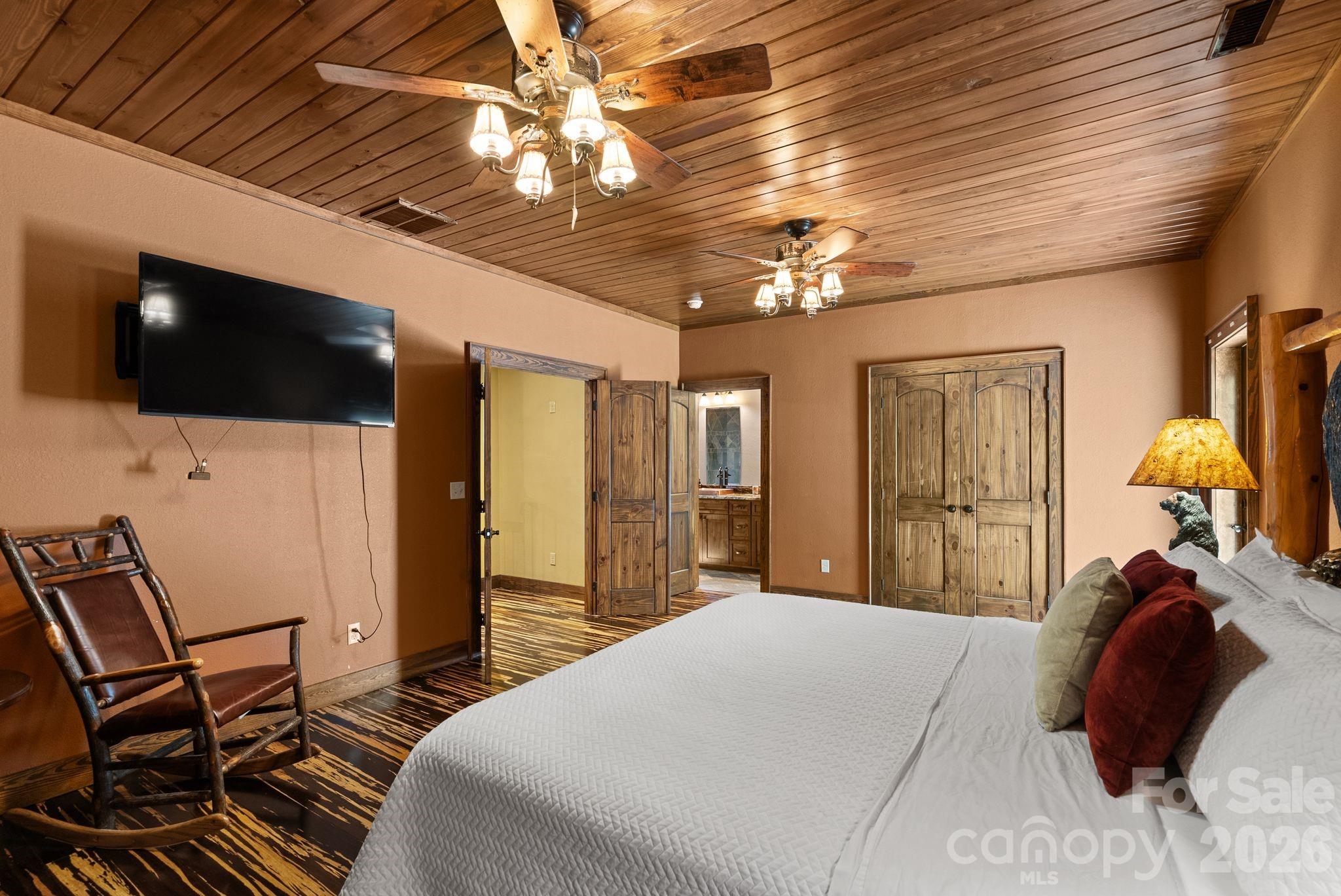 100 Moonshineholler Drive — Maggie Valley