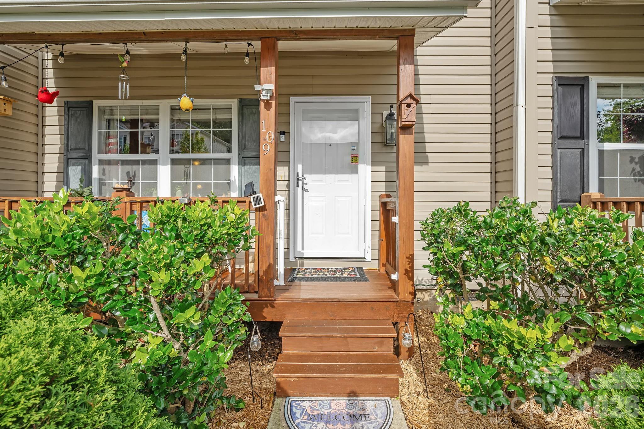 109 Loch Haven Road — Swannanoa