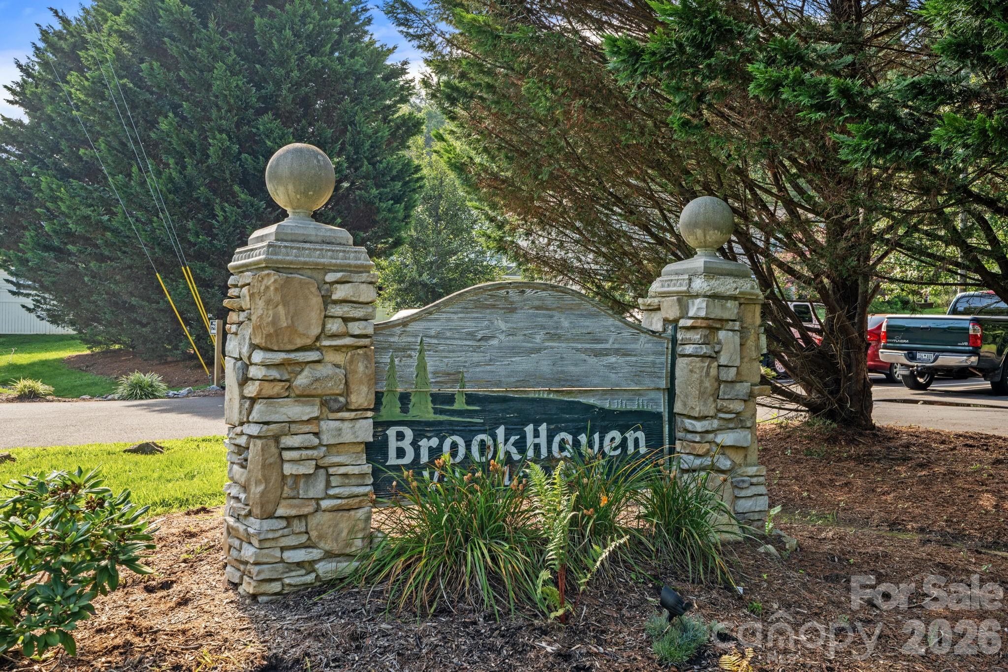 109 Loch Haven Road — Swannanoa