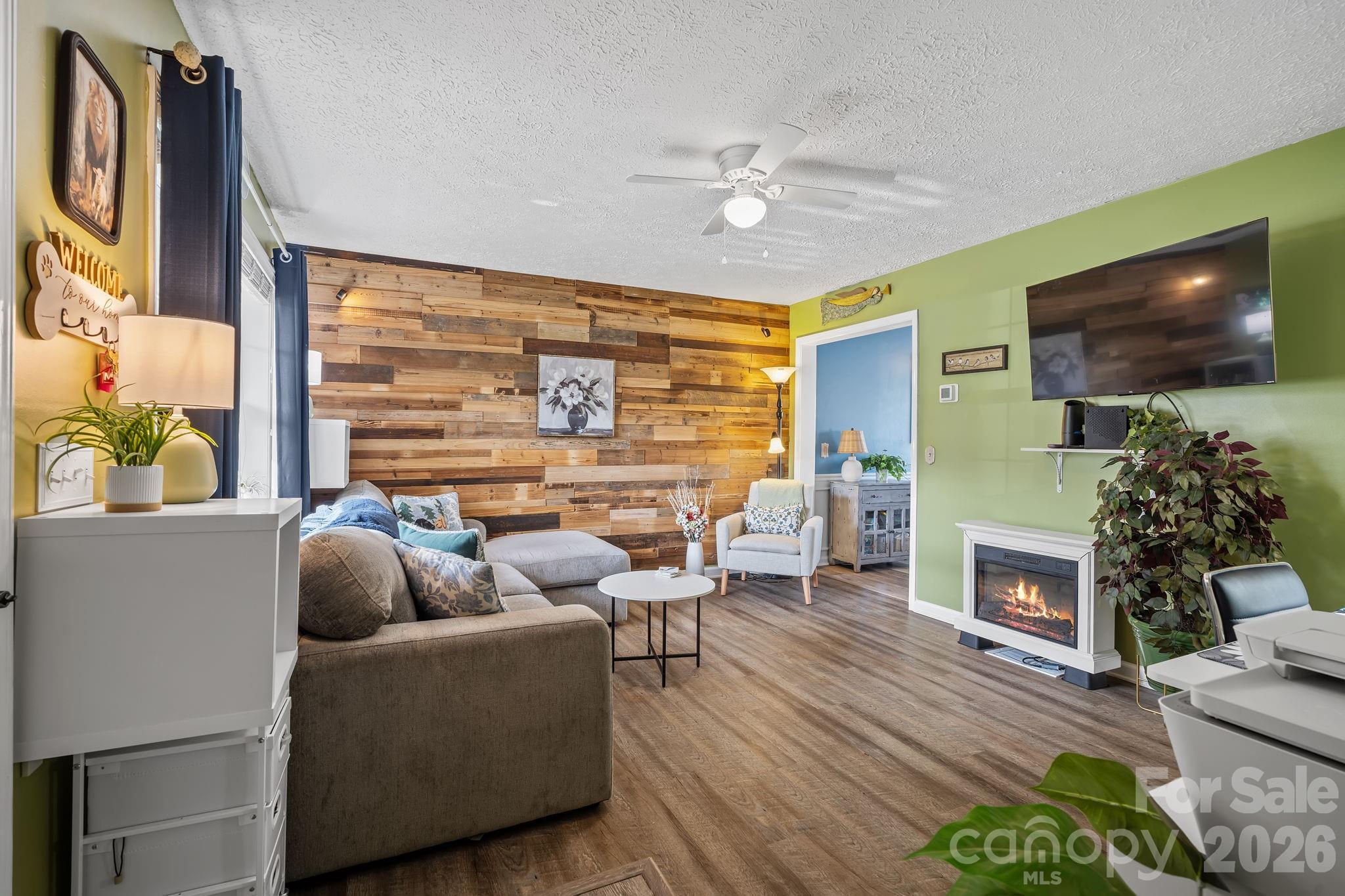 109 Loch Haven Road — Swannanoa