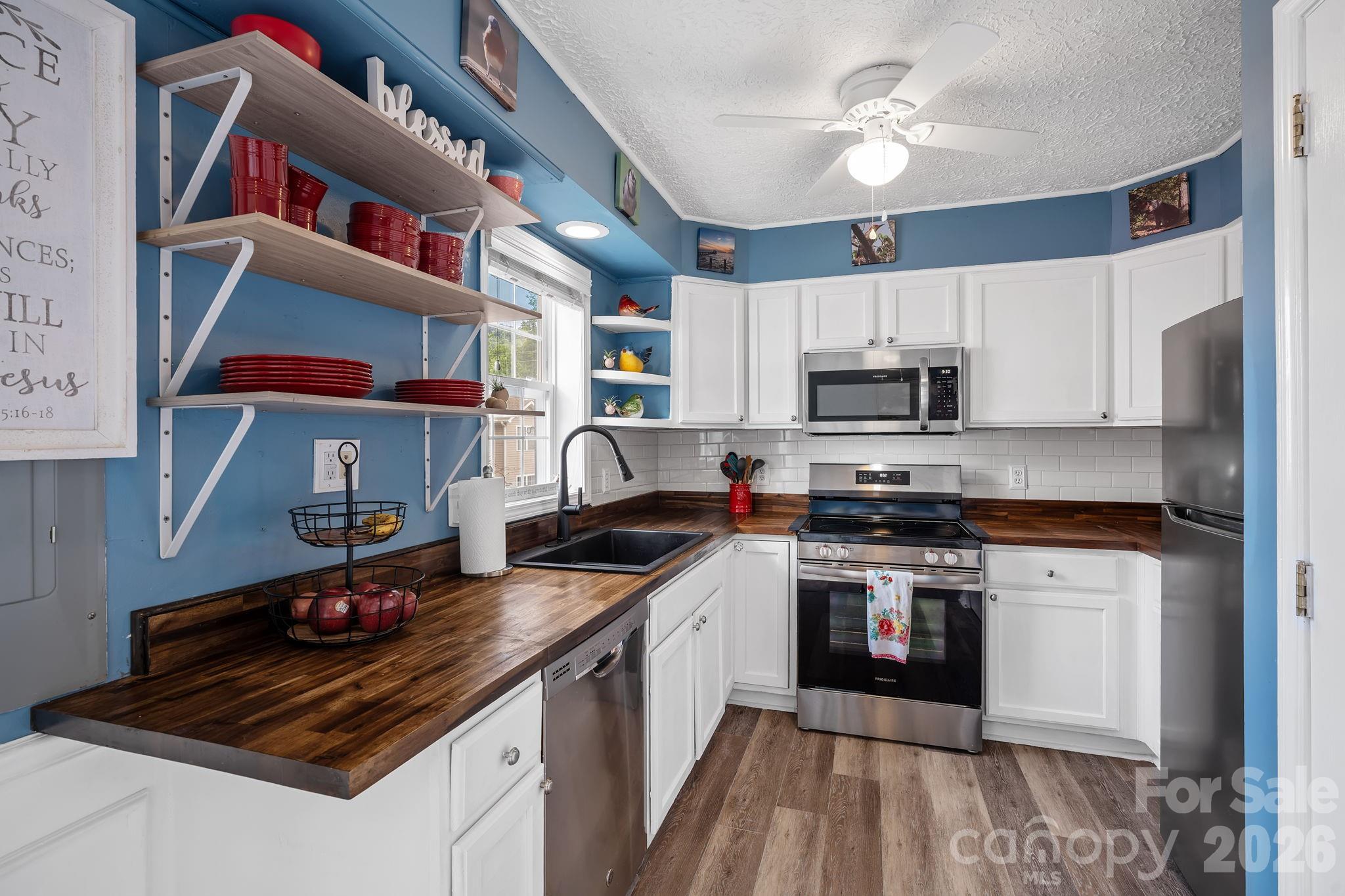 109 Loch Haven Road — Swannanoa