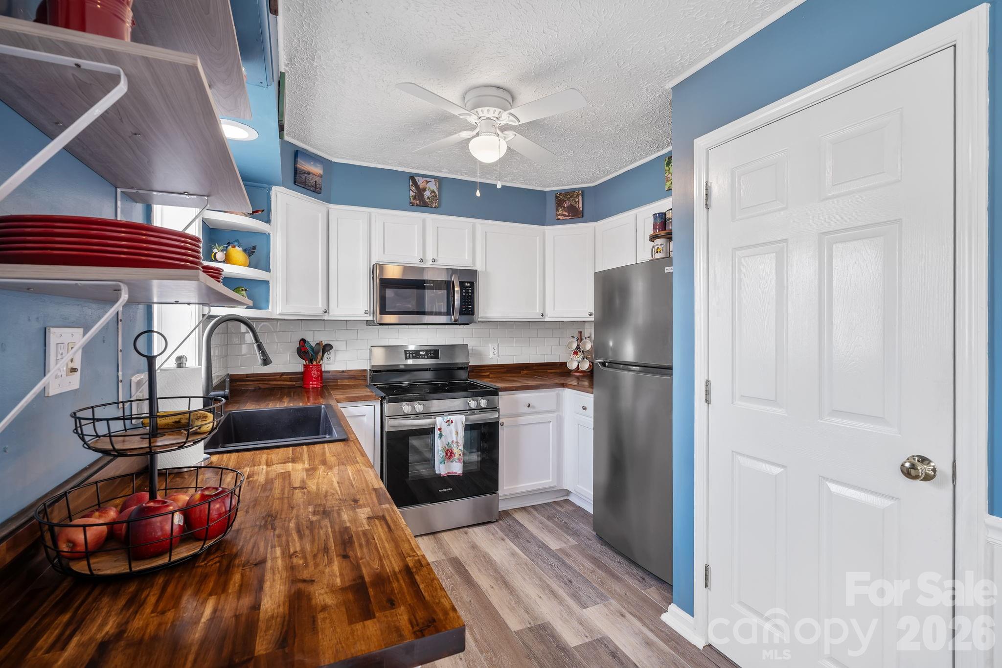 109 Loch Haven Road — Swannanoa