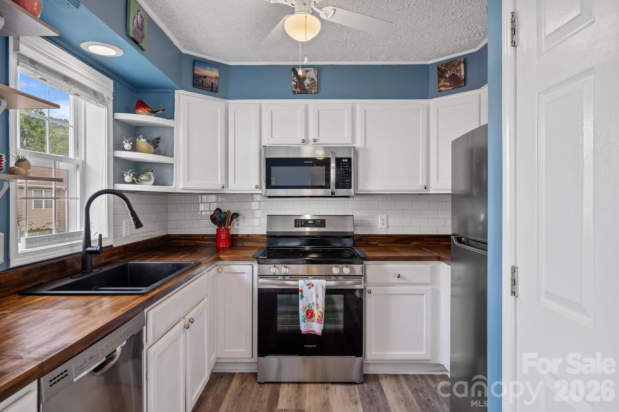 109 Loch Haven Road — Swannanoa