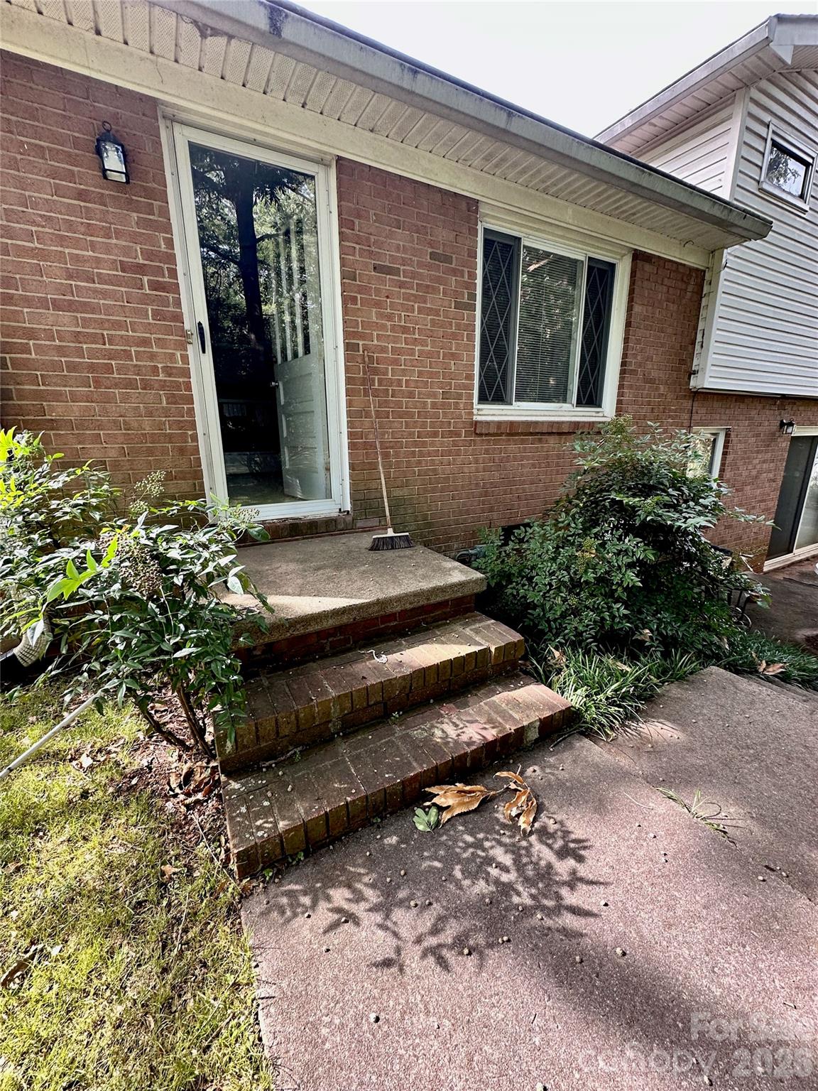 7200 Woodstock Drive — Charlotte