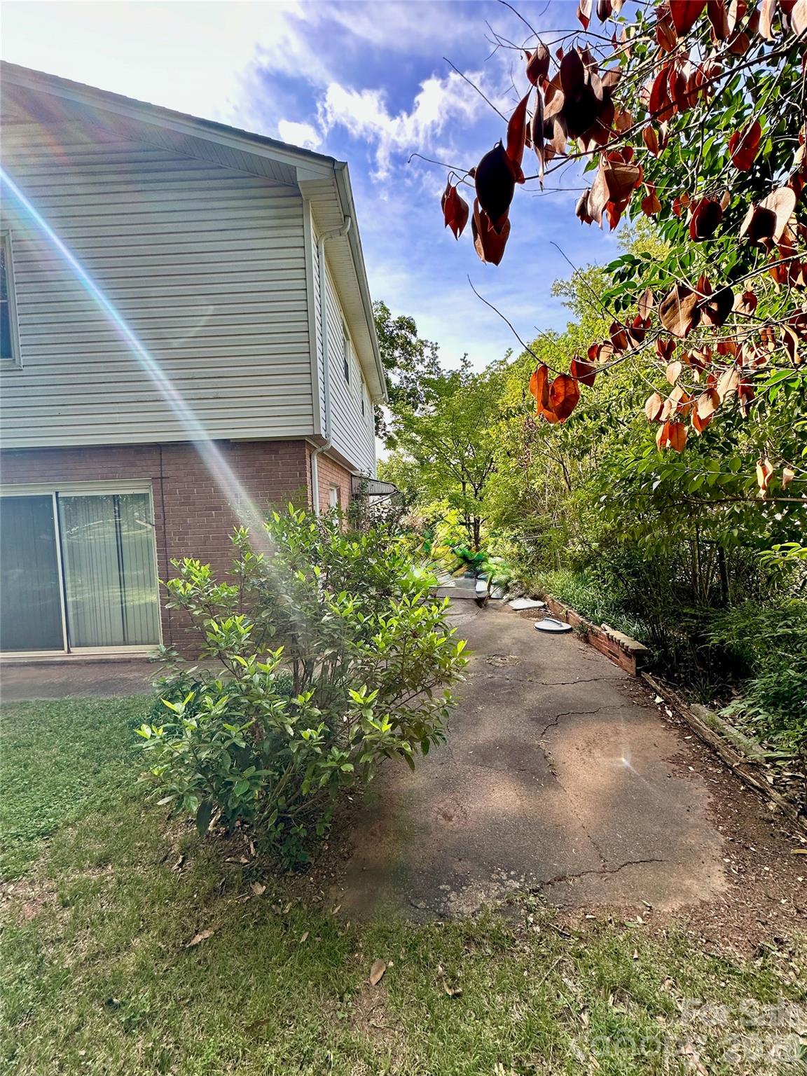 7200 Woodstock Drive — Charlotte