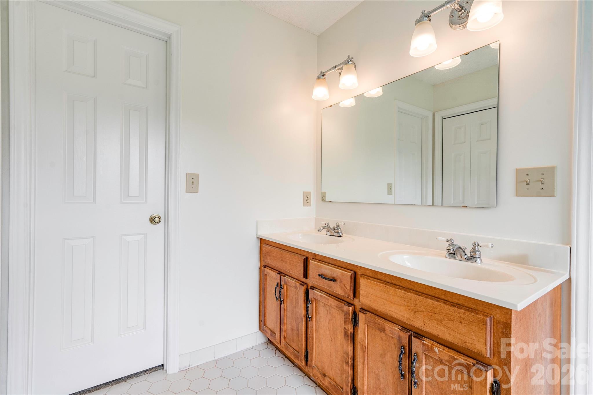 144 Oak Point Drive — Cherryville