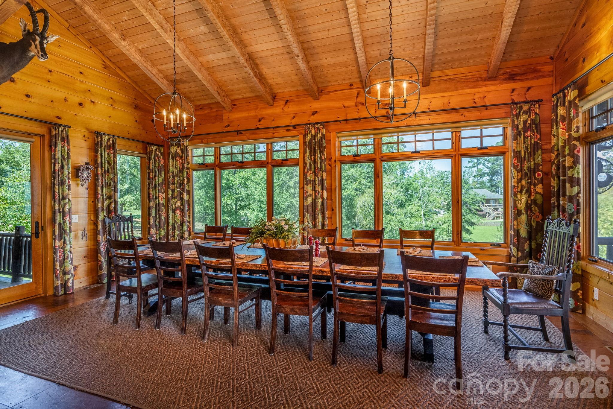 197 Smooth Rock Point — Ridgeway