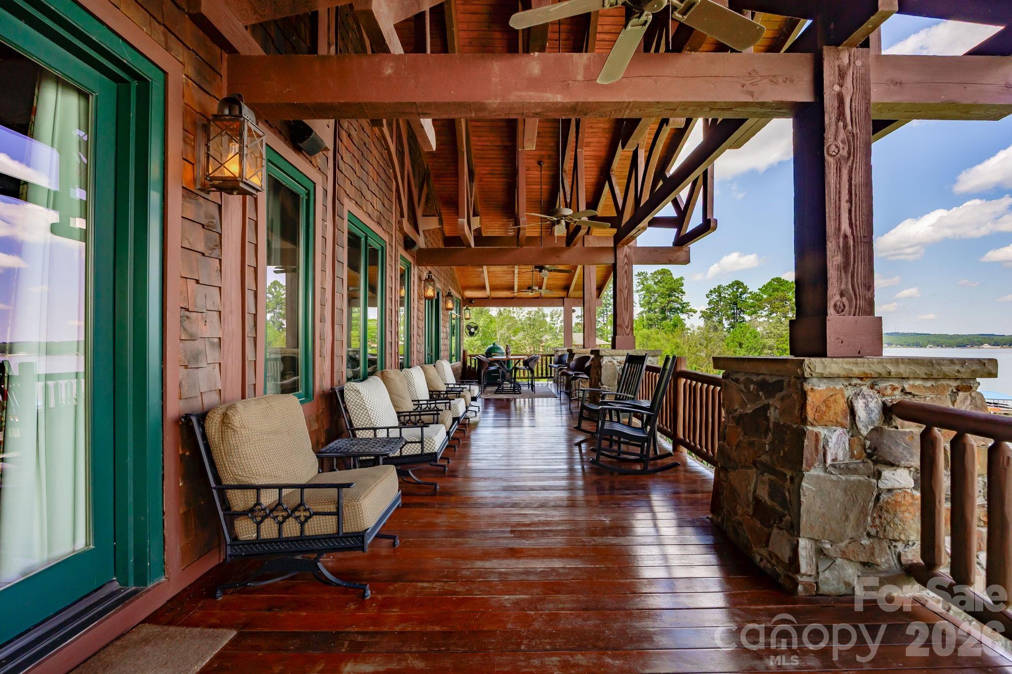197 Smooth Rock Point — Ridgeway