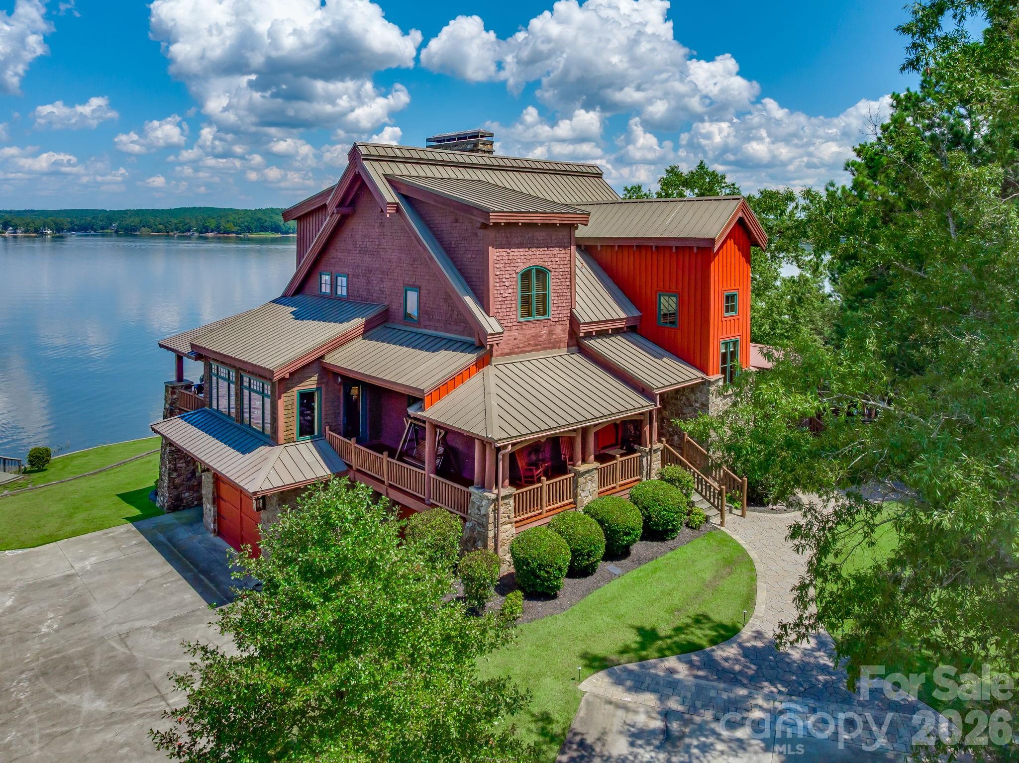 197 Smooth Rock Point — Ridgeway
